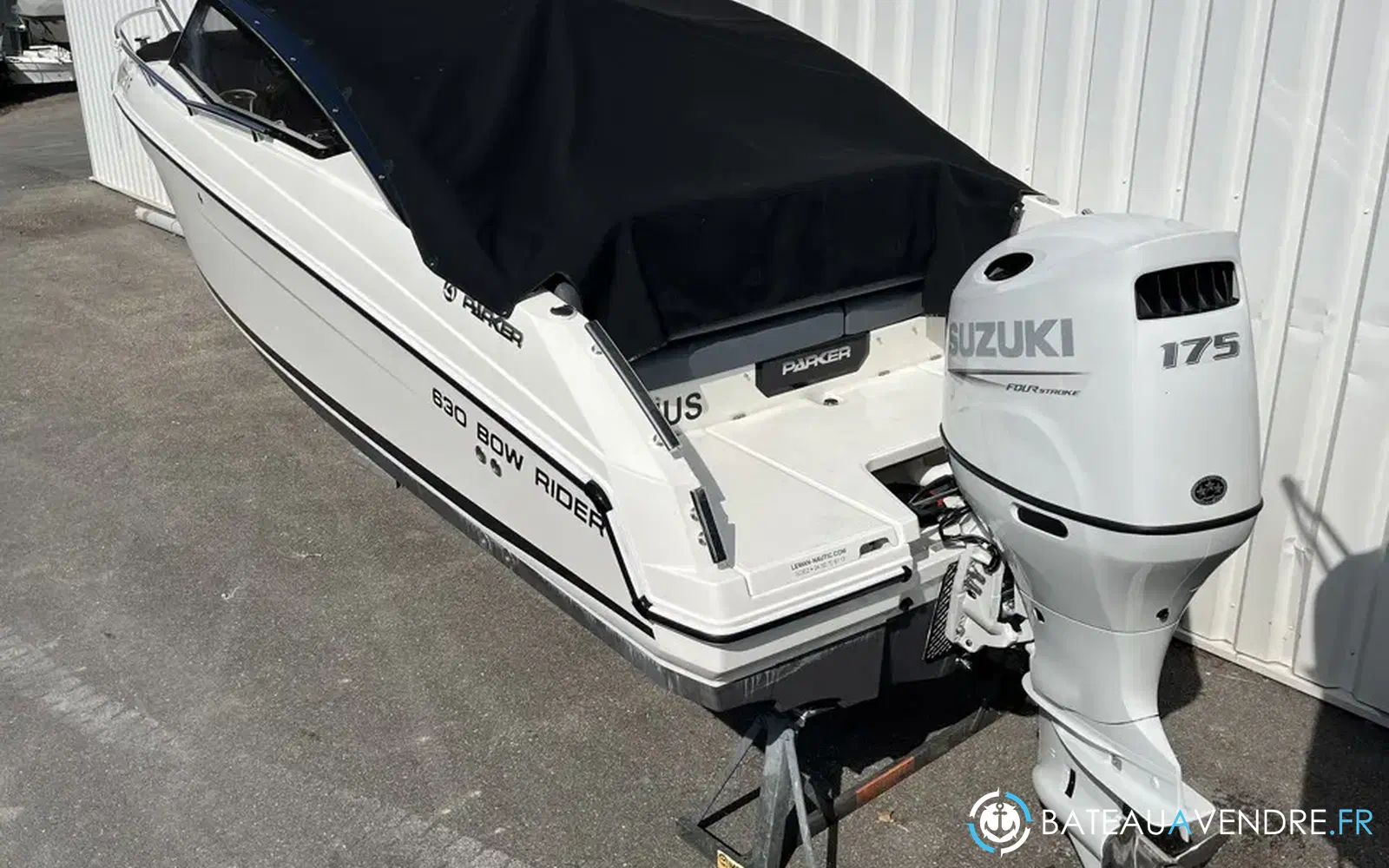 slider 11 Parker 630 Bow Rider