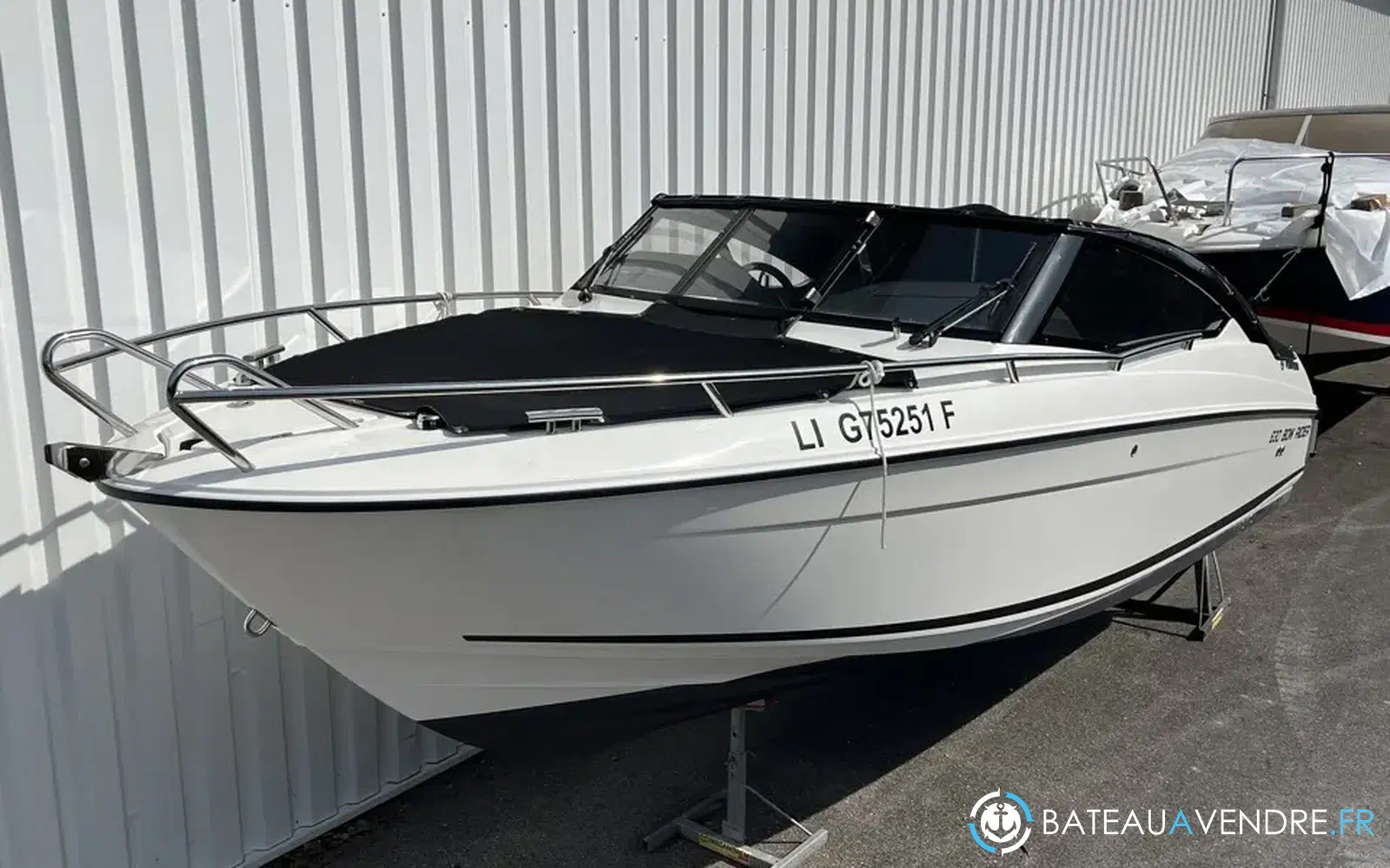 slider 12 Parker 630 Bow Rider