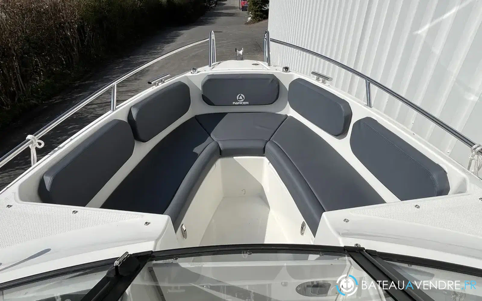 slider 4 Parker 630 Bow Rider