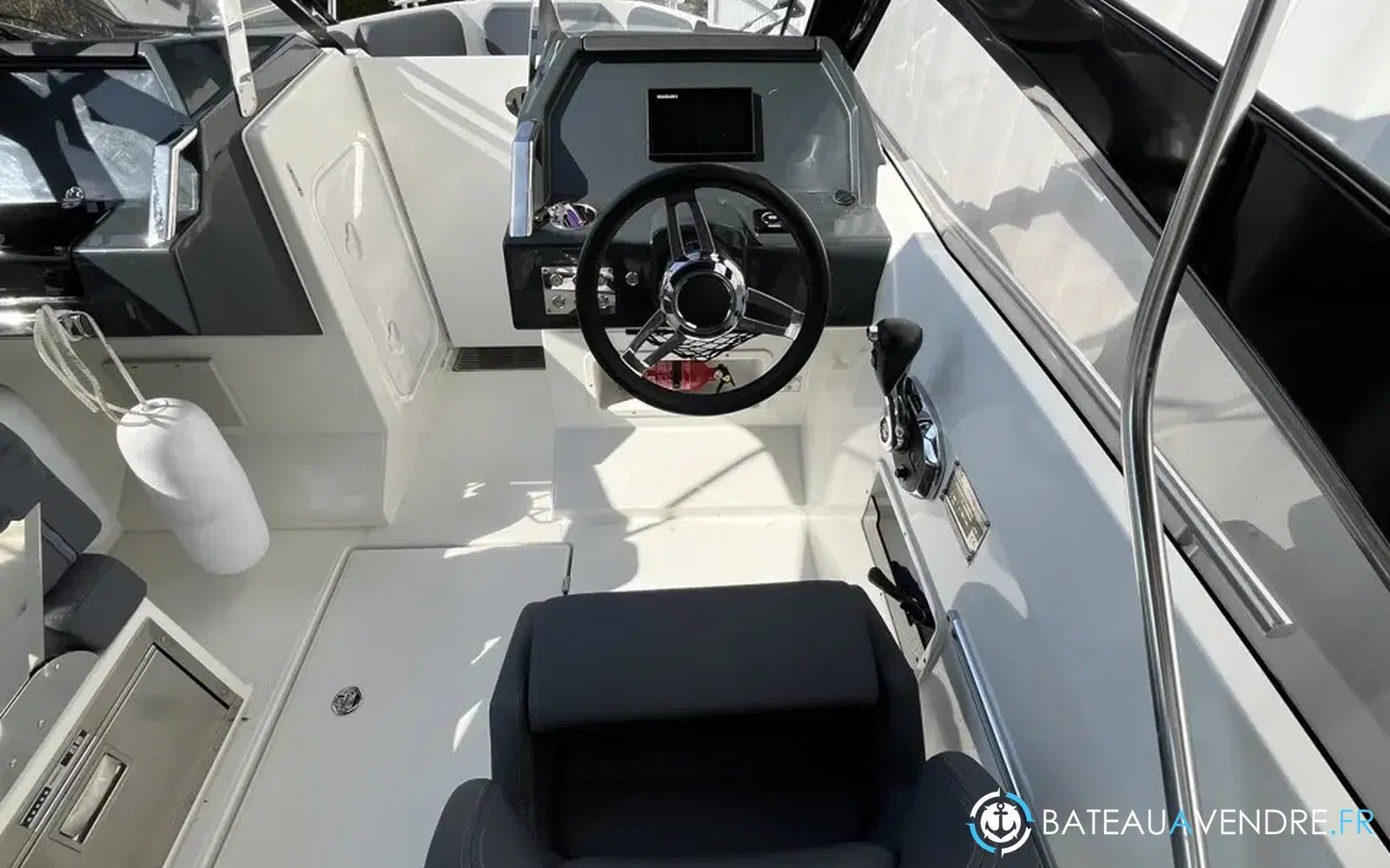 slider 7 Parker 630 Bow Rider