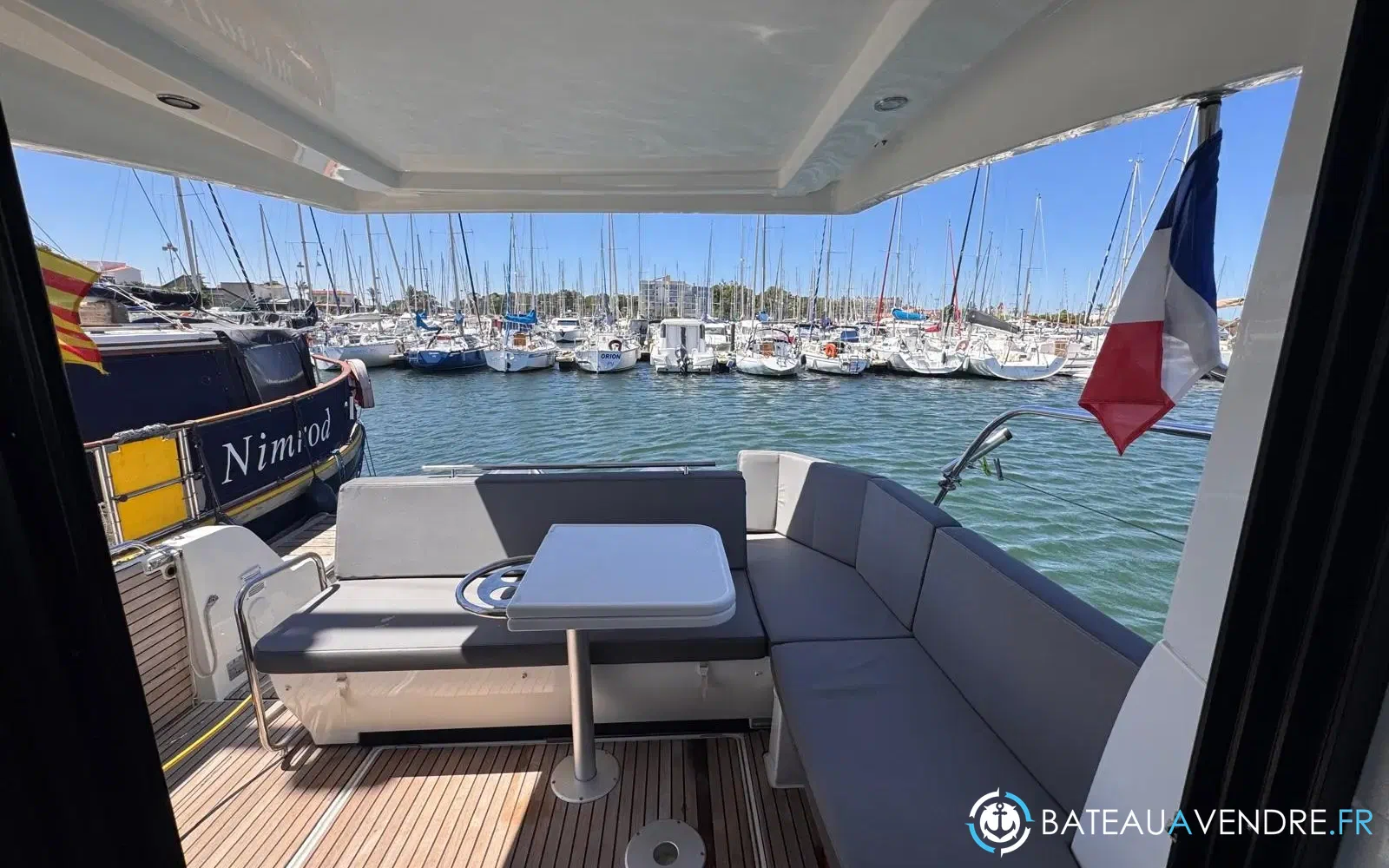 slider 9 Beneteau Antares 11