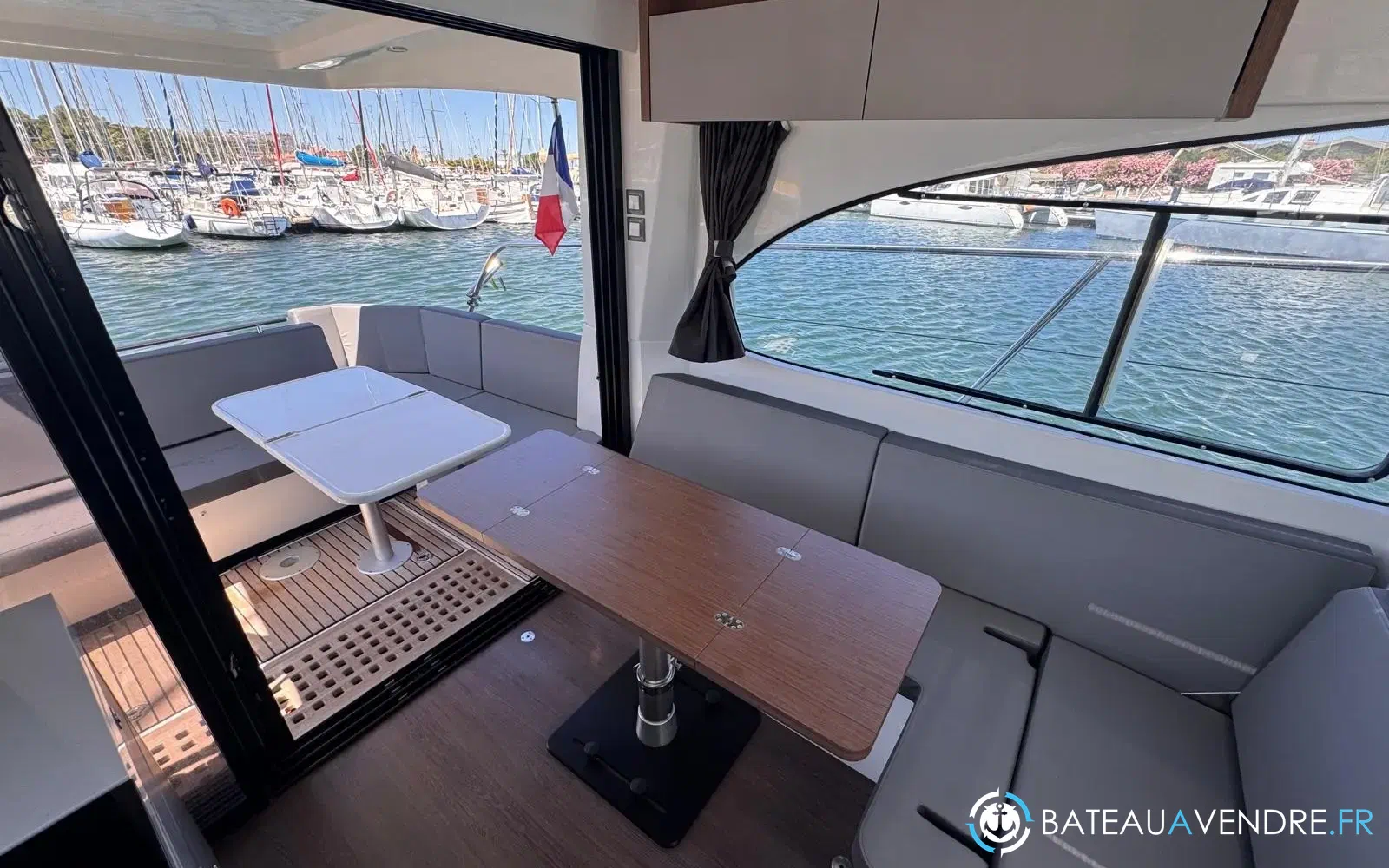 slider 10 Beneteau Antares 11