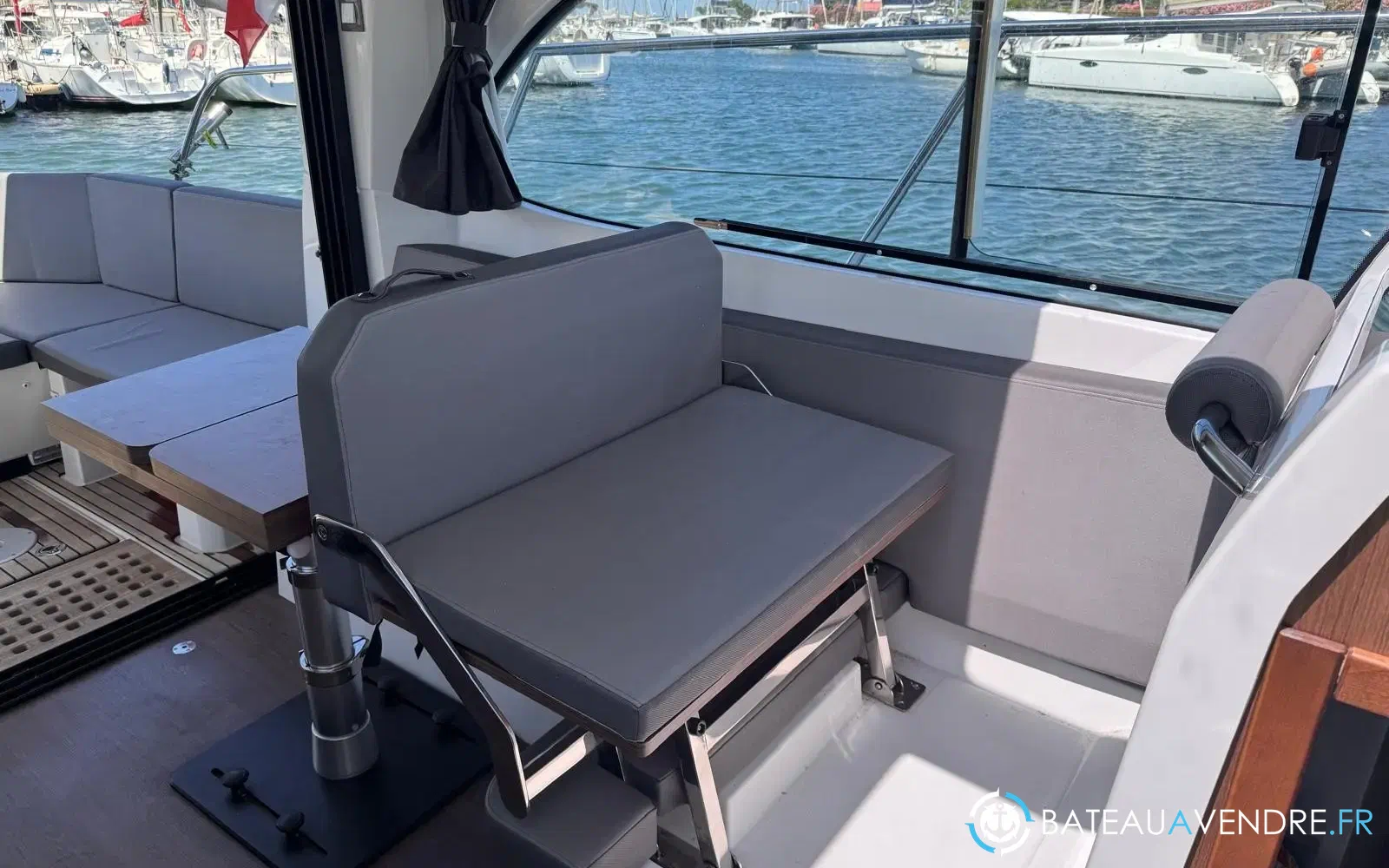 slider 16 Beneteau Antares 11