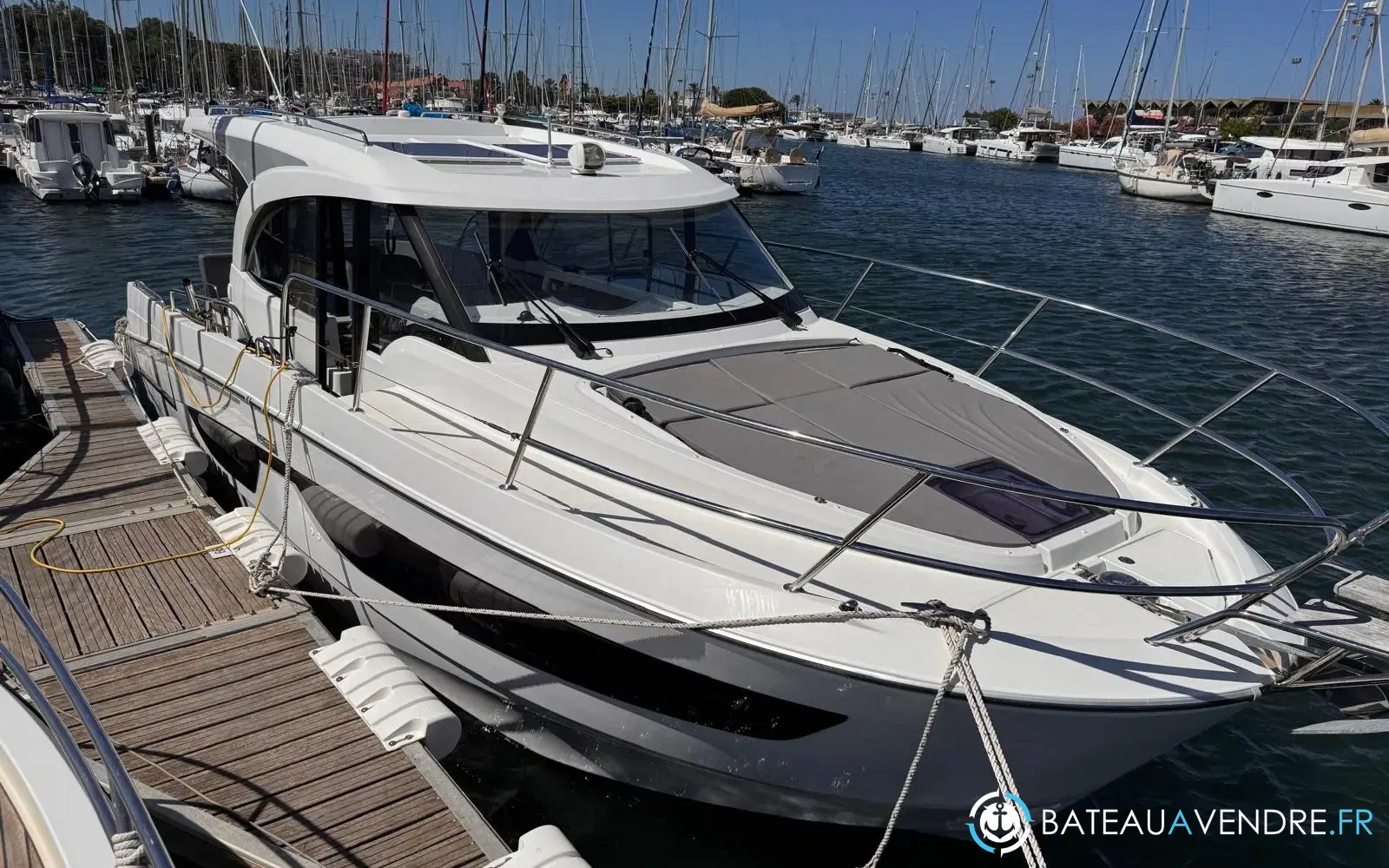 slider 1 Beneteau Antares 11