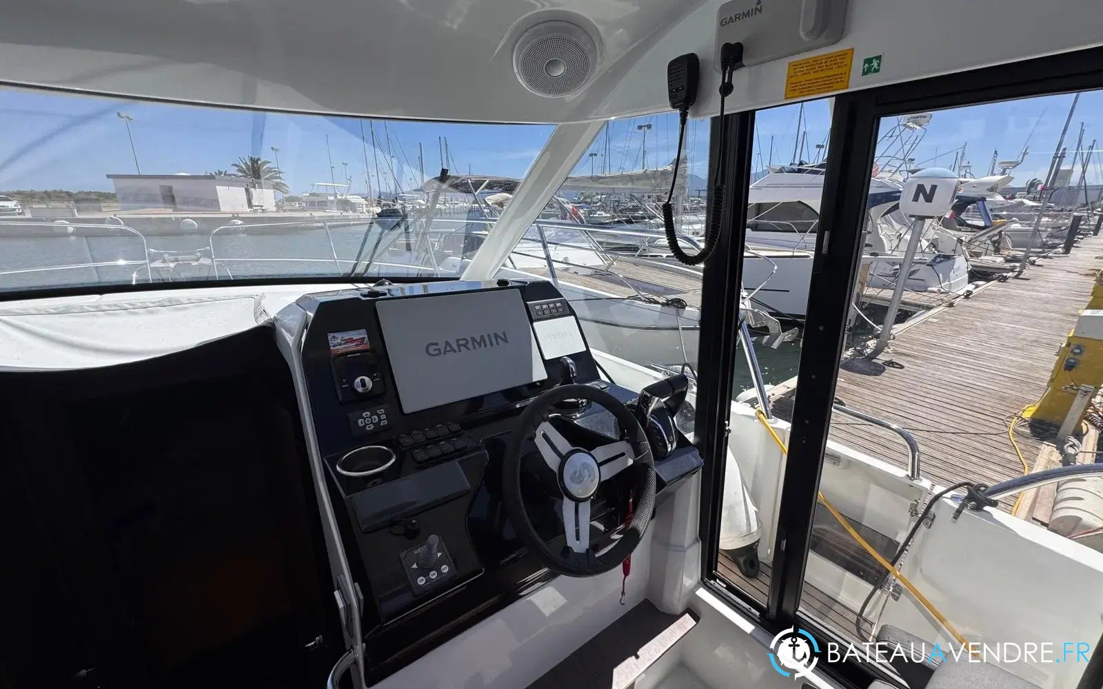 slider 19 Beneteau Antares 11