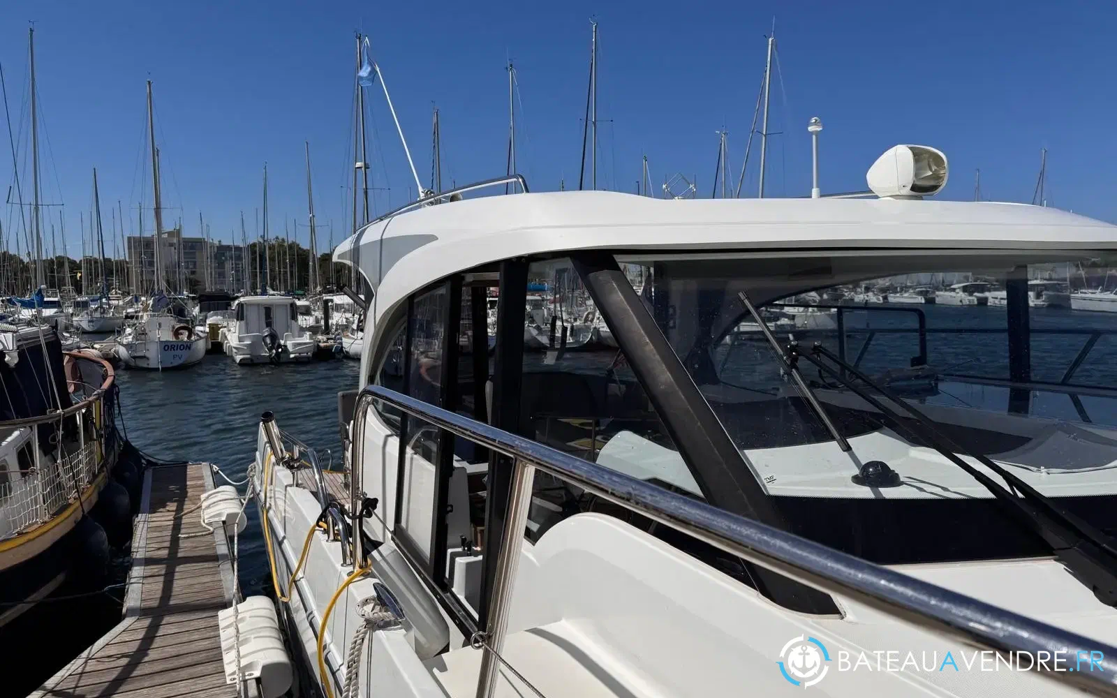 slider 2 Beneteau Antares 11