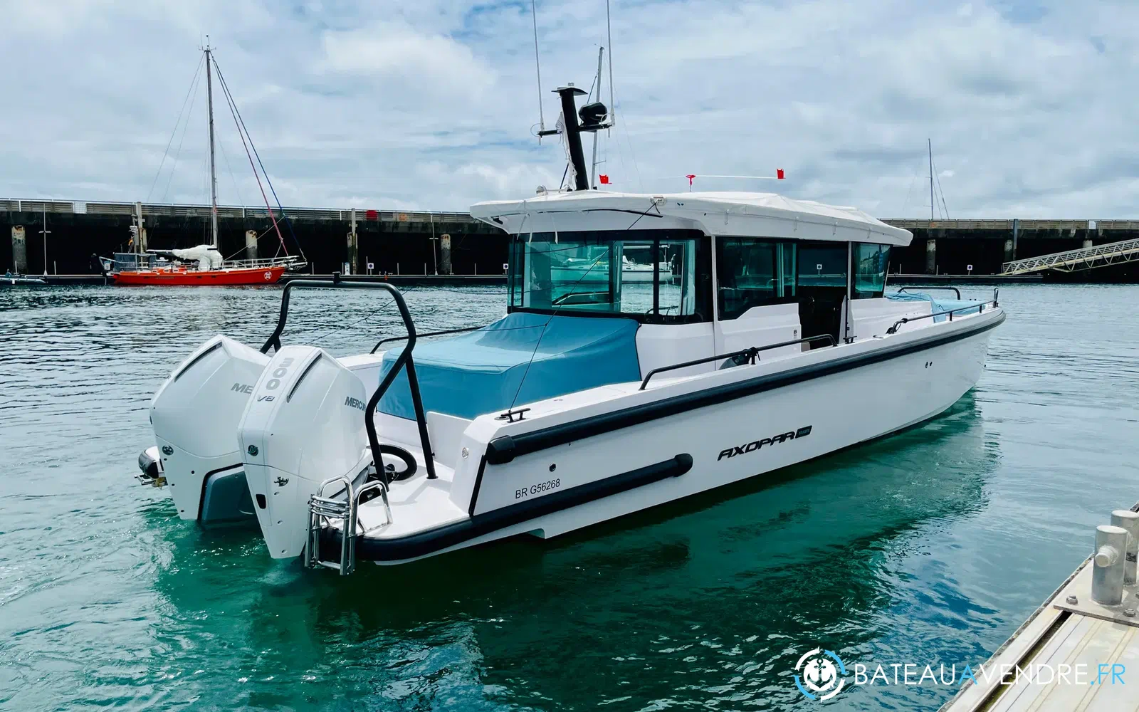 slider 1 Axopar 37 XC Cross Cabin