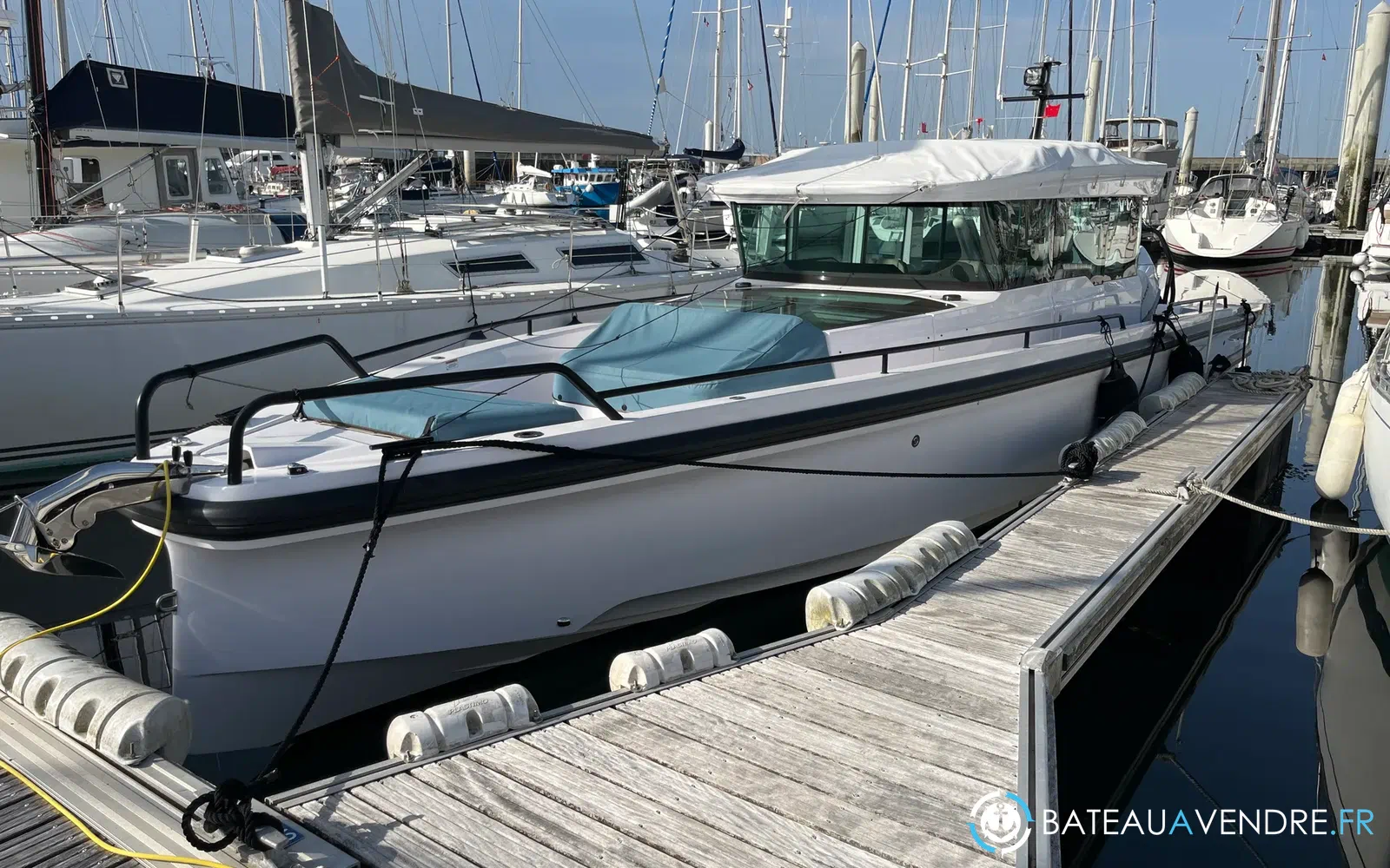 slider 5 Axopar 37 XC Cross Cabin