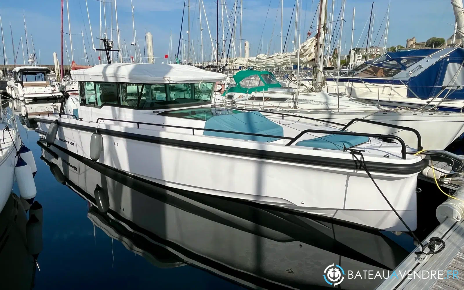 slider 6 Axopar 37 XC Cross Cabin