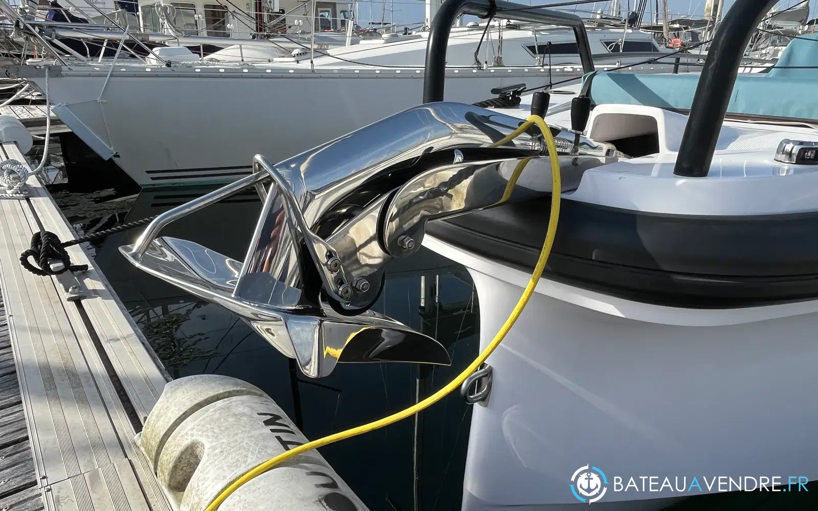 slider 9 Axopar 37 XC Cross Cabin