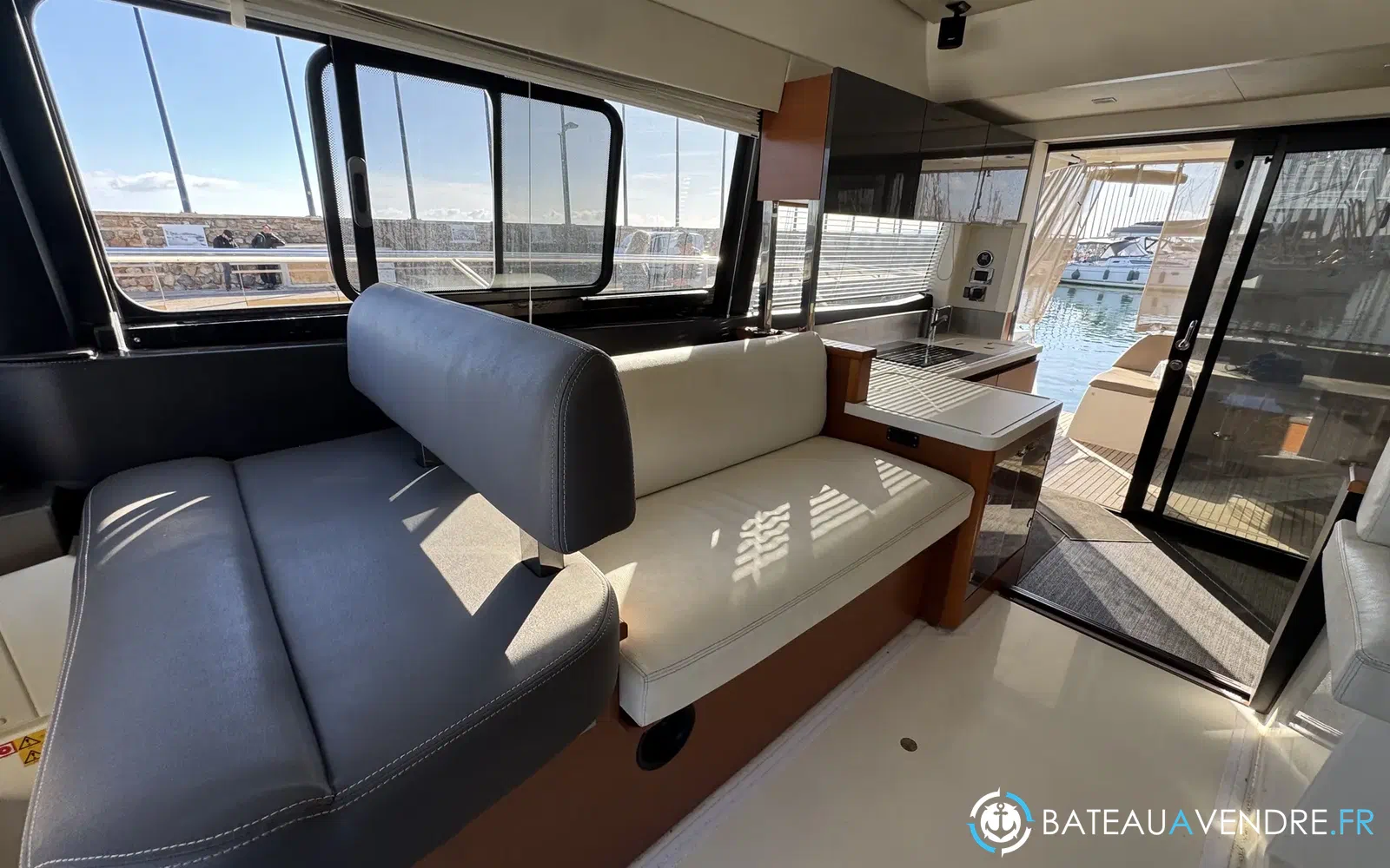 slider 6 Prestige Yachts 450 Fly