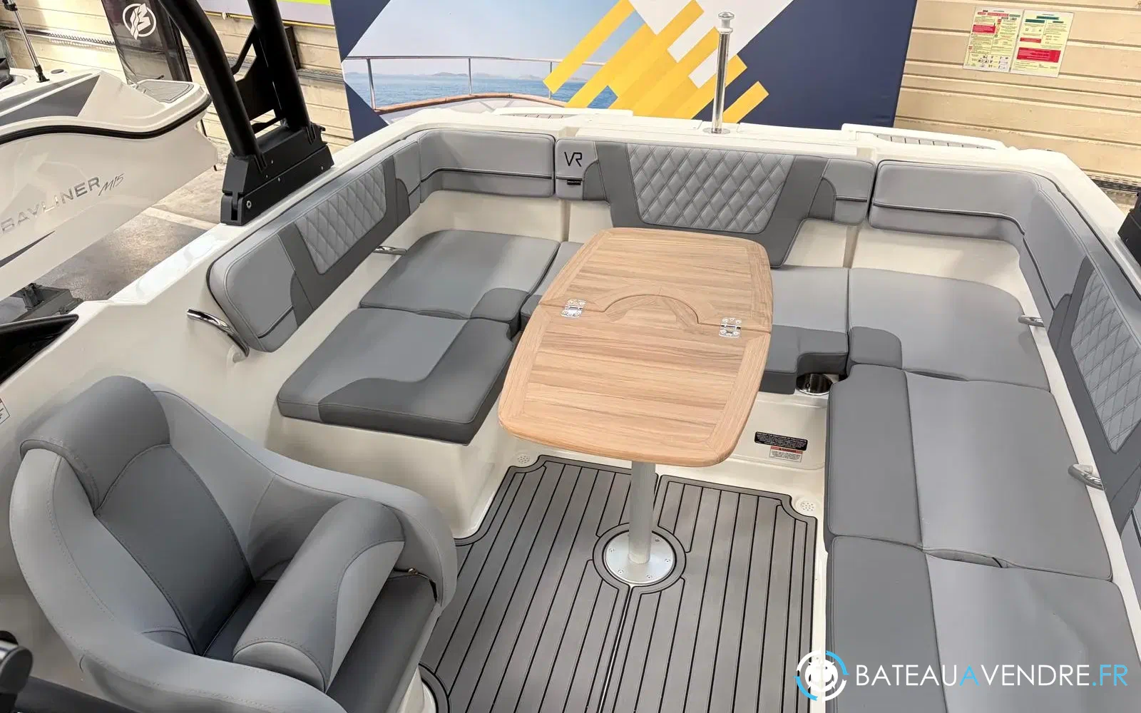 slider 1 Bayliner VR4 BOWRIDER OB