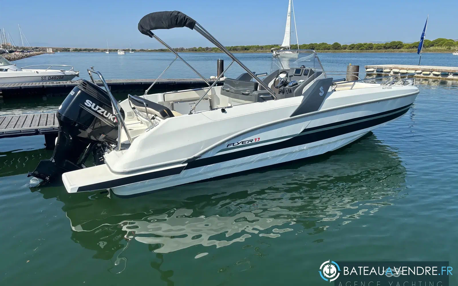 slider 1 Beneteau Flyer 7.7 SPACEdeck
