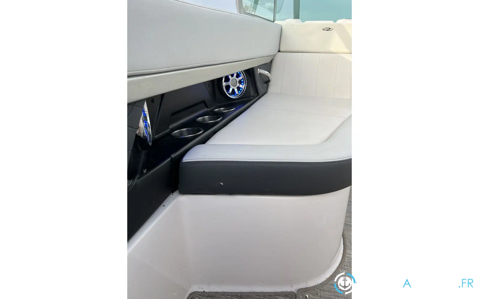 slider 6 Regal 27 Fasdeck