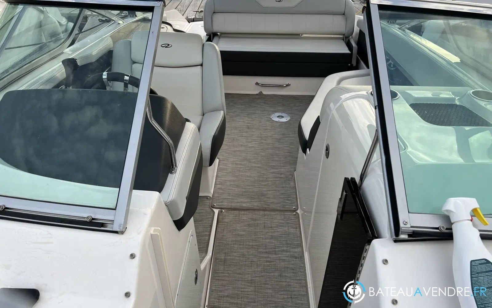 slider 2 Regal 27 Fasdeck