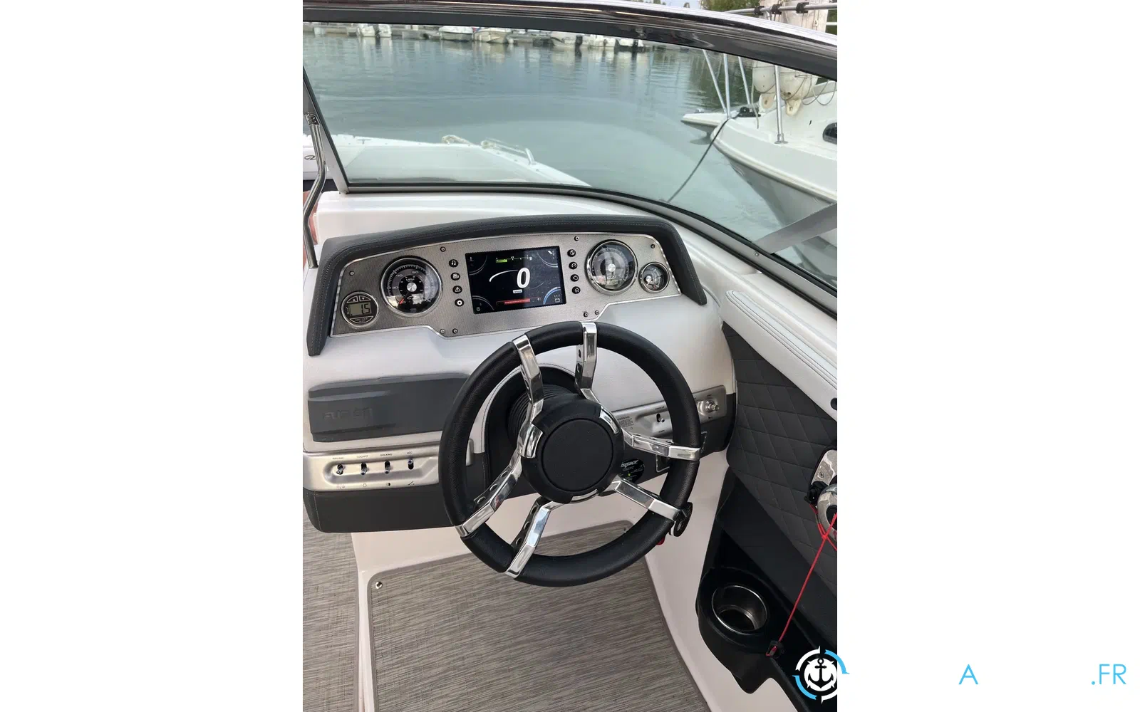 slider 5 Regal 27 Fasdeck