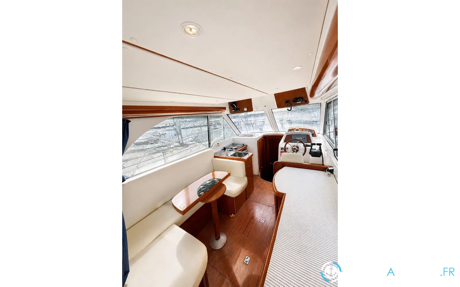 slider 4 Beneteau Antares 980 Fly