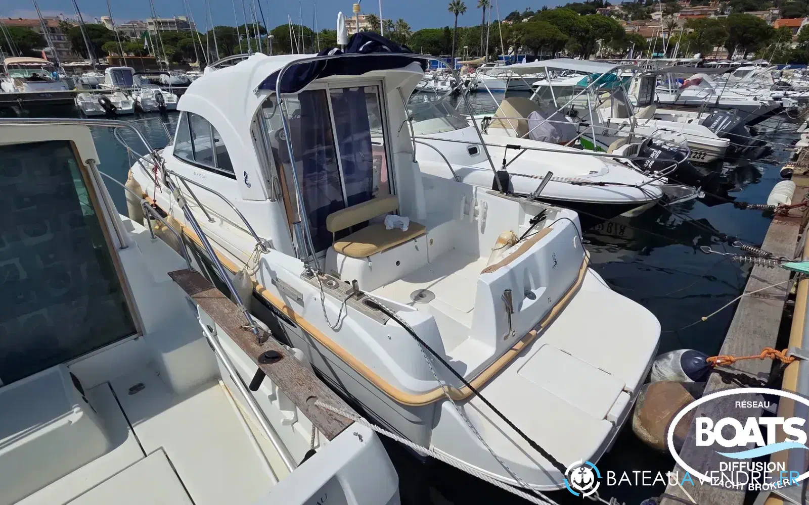 slider 0 Beneteau Antares 6