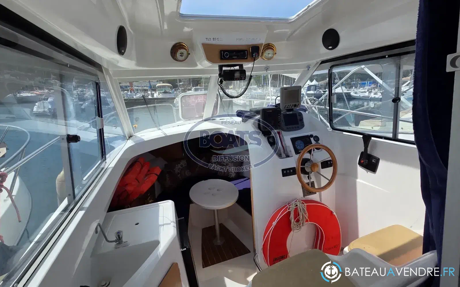 slider 5 Beneteau Antares 6