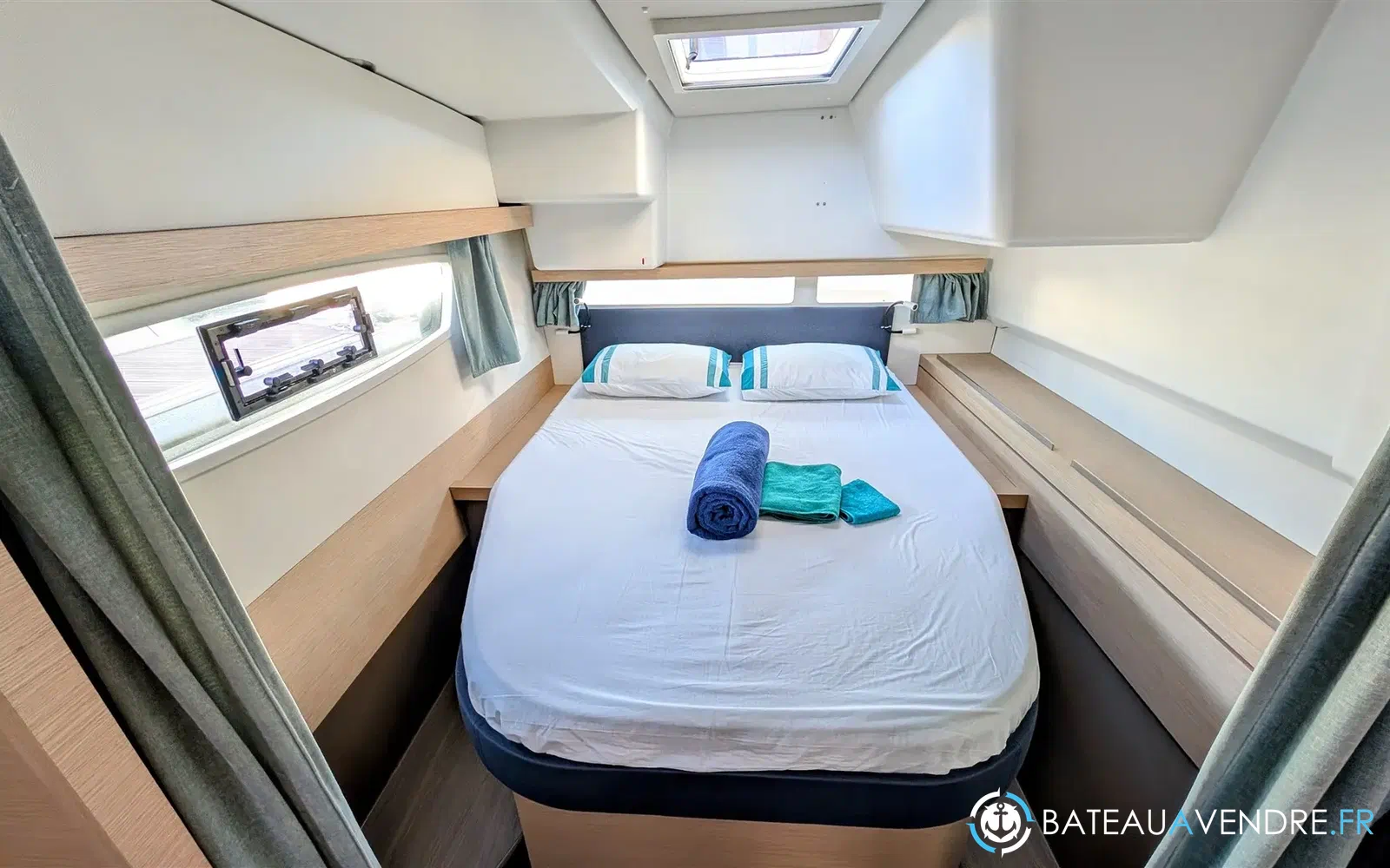 slider 12 Fountaine Pajot Lucia 40