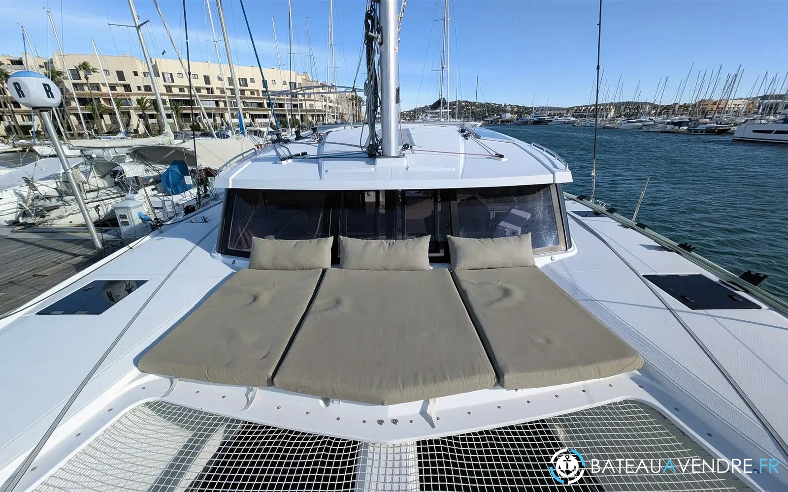 slider 2 Fountaine Pajot Lucia 40 Maestro