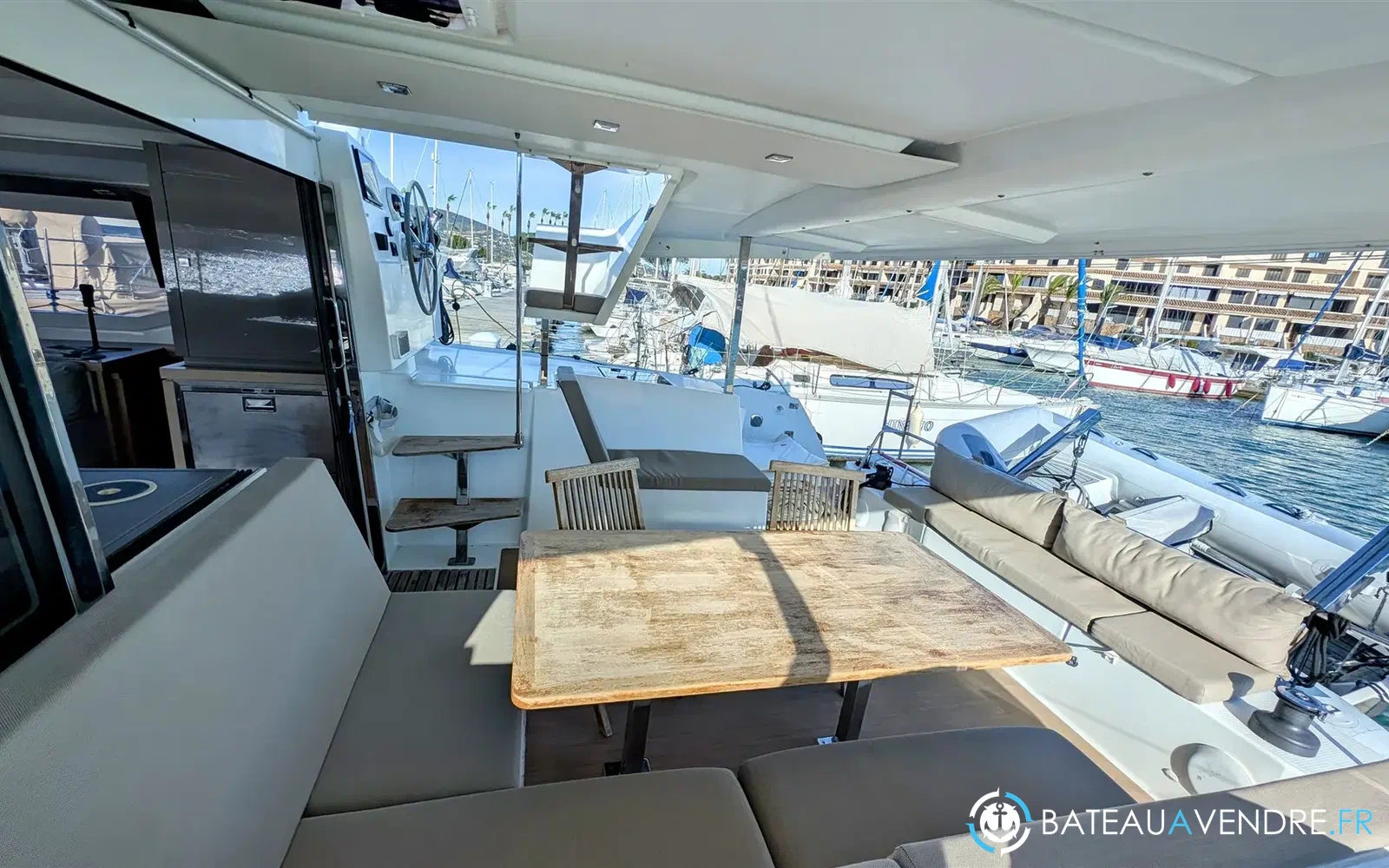 slider 4 Fountaine Pajot Lucia 40 Maestro