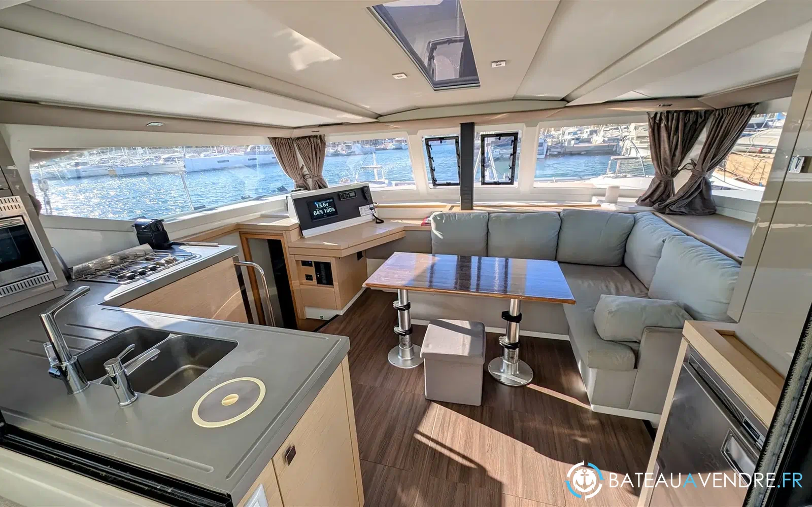 slider 8 Fountaine Pajot Lucia 40