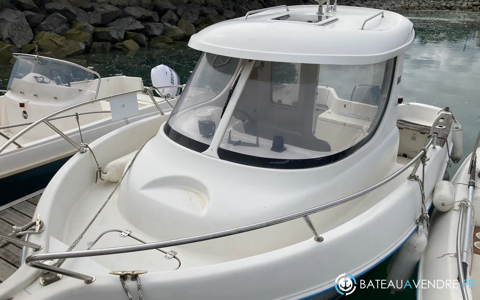 slider 0 Quicksilver 580 Pilothouse