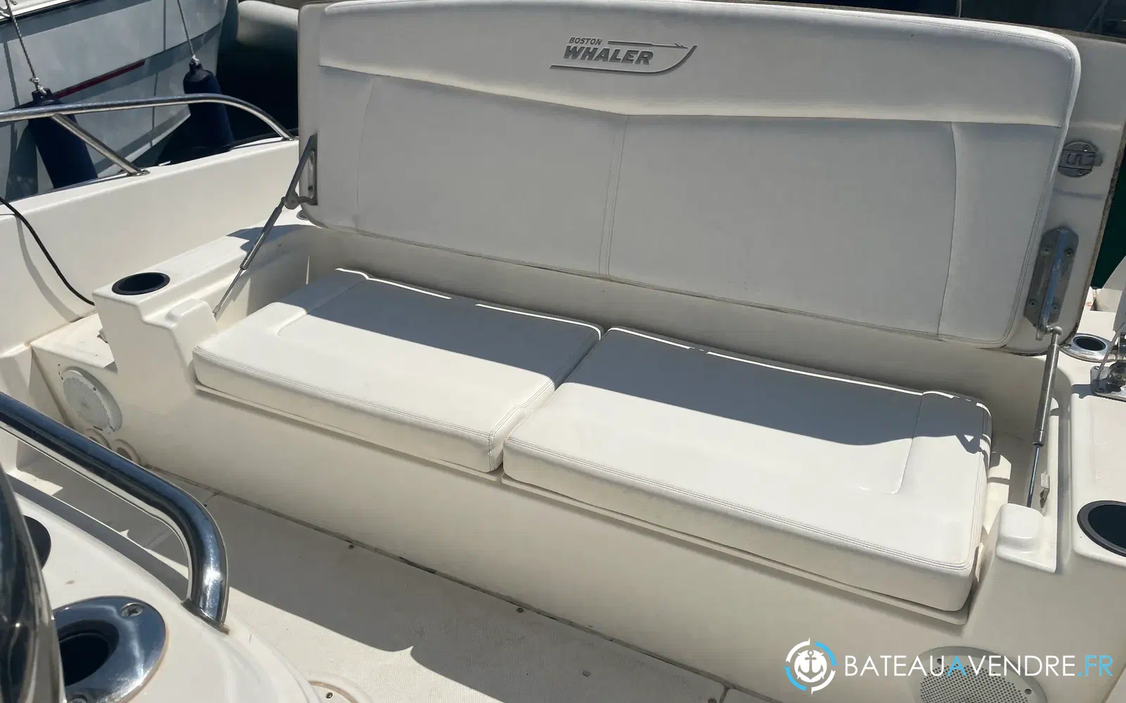 slider 2 Boston Whaler 270 Dauntless