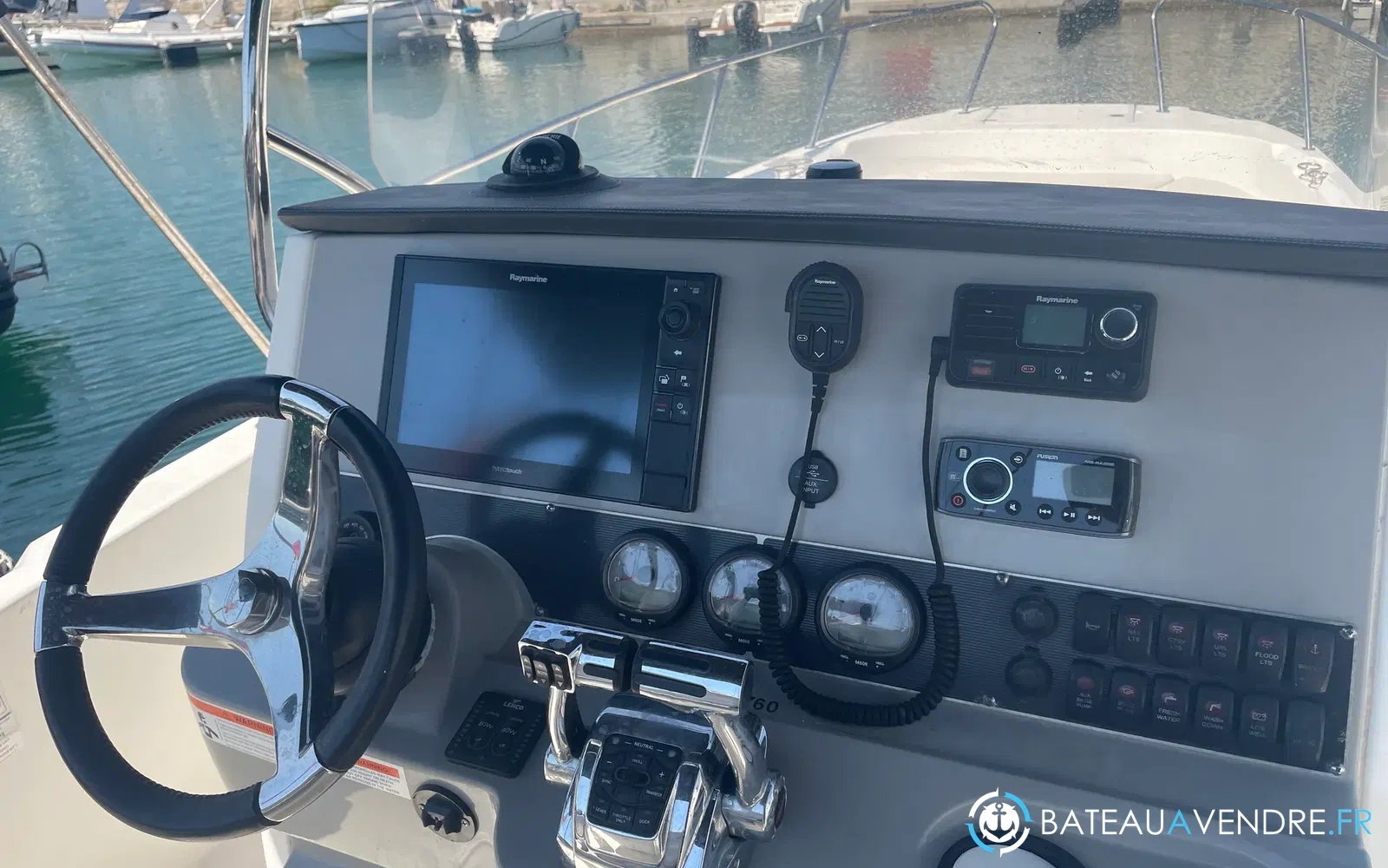 slider 5 Boston Whaler 270 Dauntless