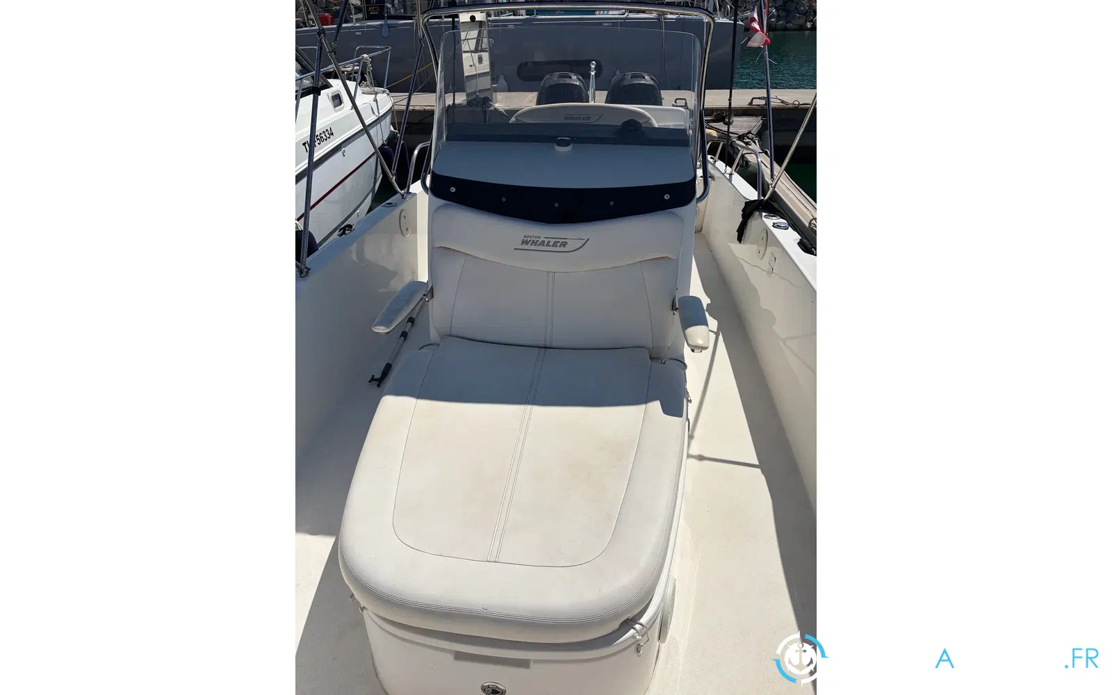 slider 7 Boston Whaler 270 Dauntless