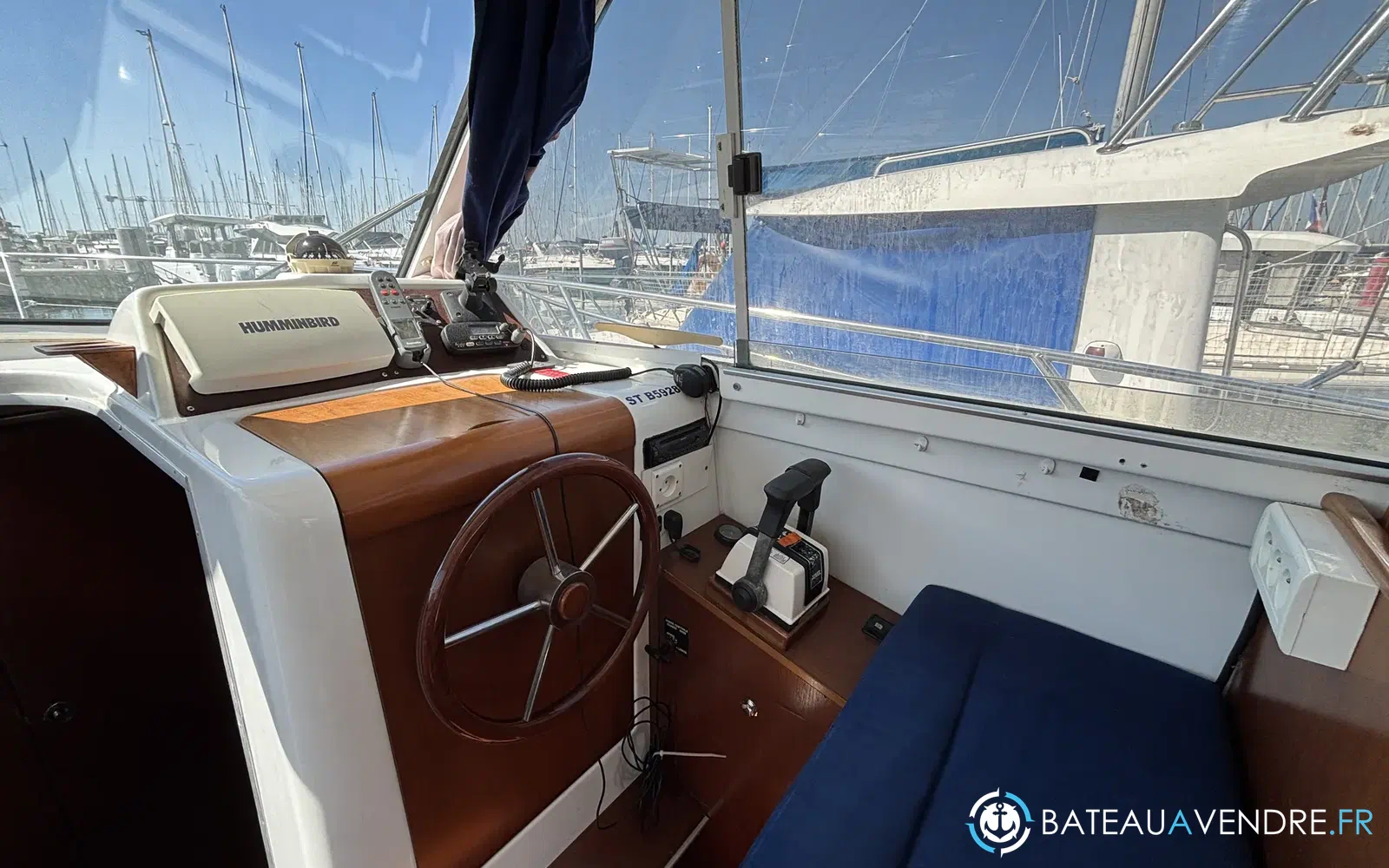 slider 15 Beneteau Antares Serie 9