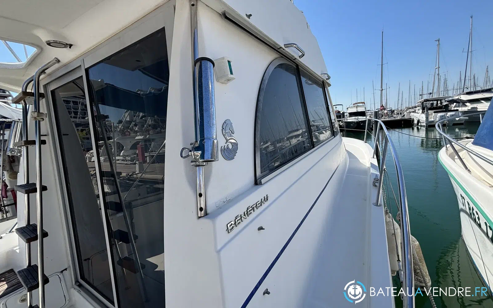 slider 8 Beneteau Antares Serie 9