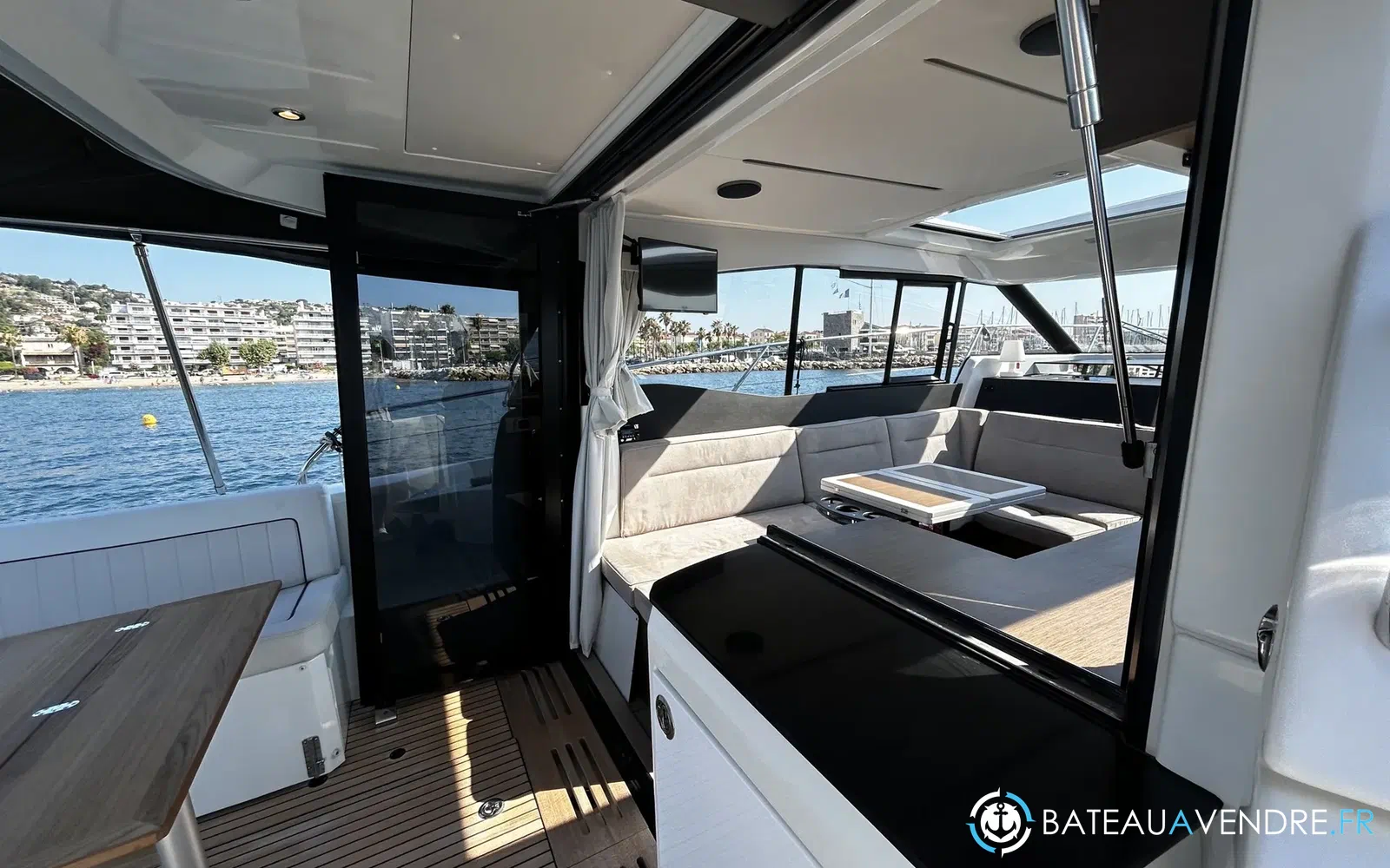 slider 25 Jeanneau NC 37
