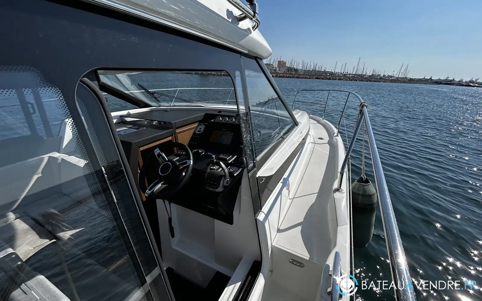 slider 31 Jeanneau NC 37