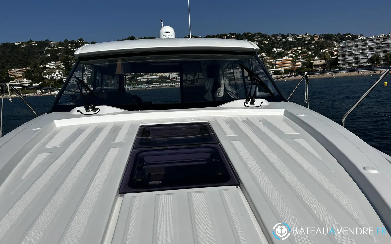 slider 32 Jeanneau NC 37