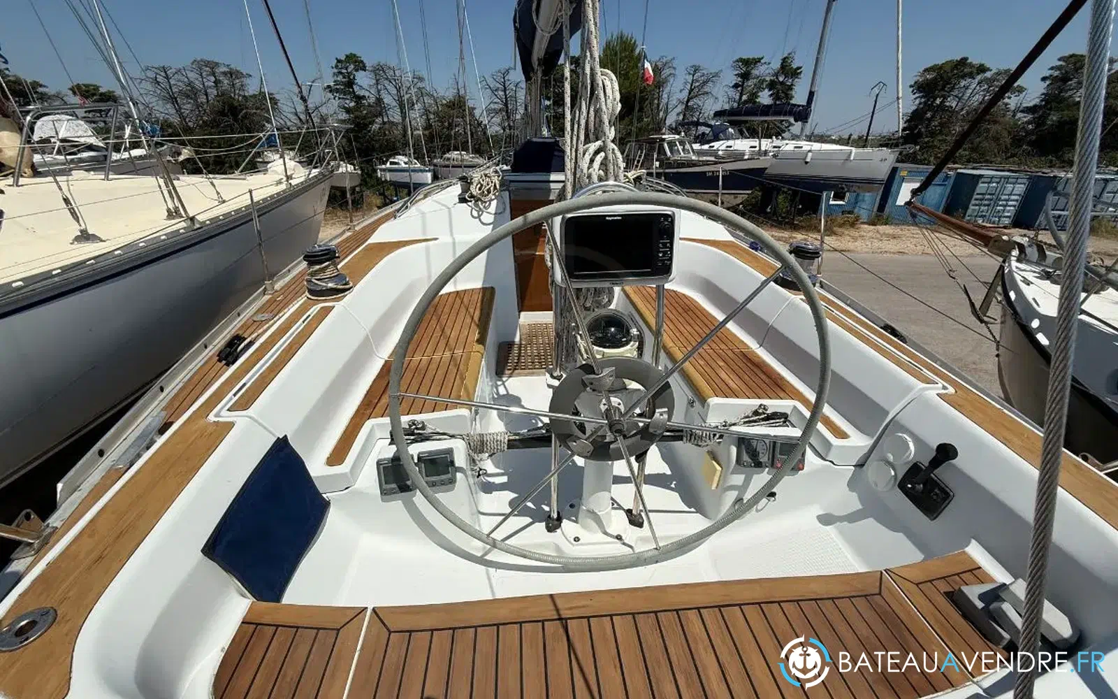 slider 1 Grand Soleil 37