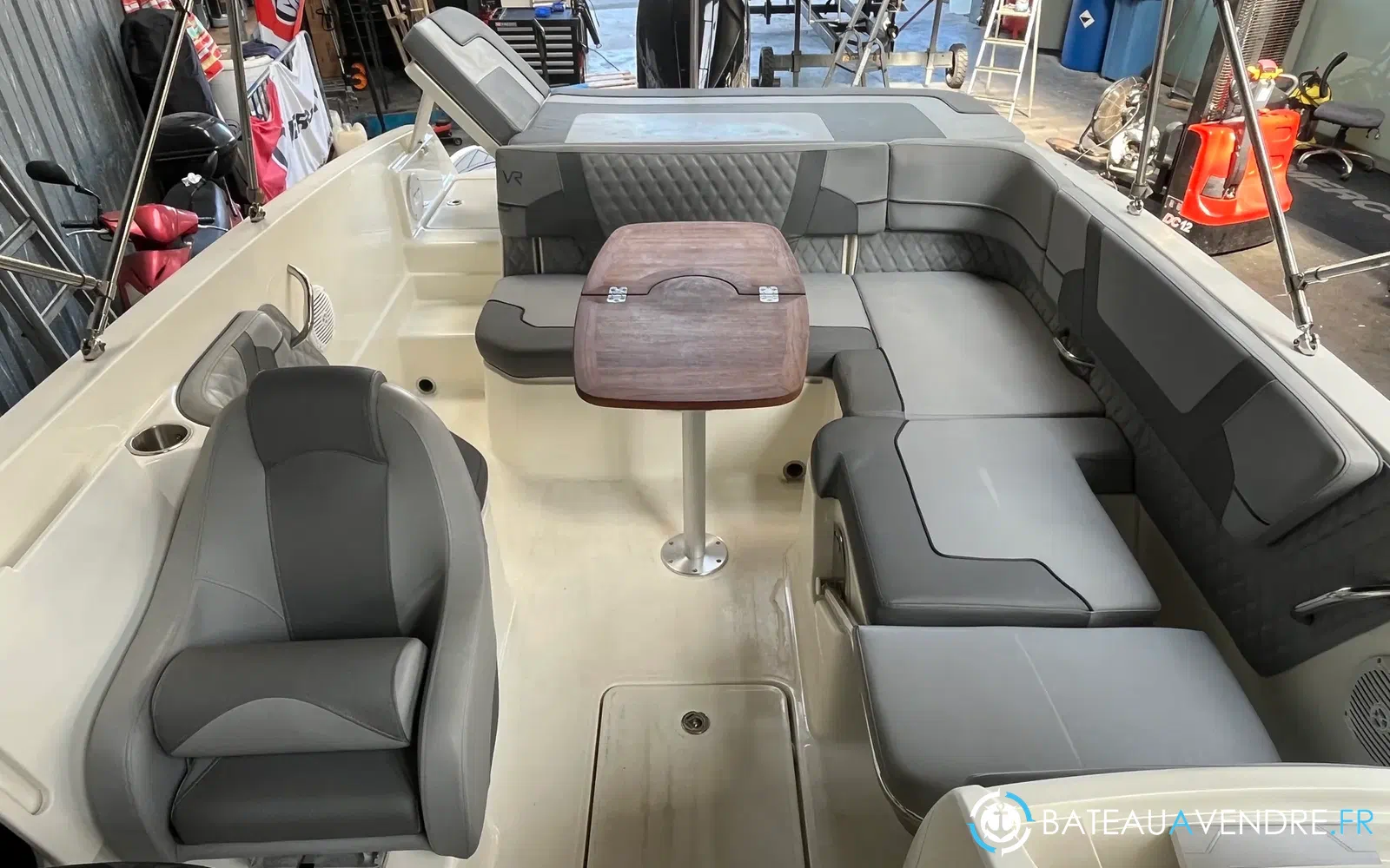 slider 4 Bayliner VR6 BOWRIDER OB