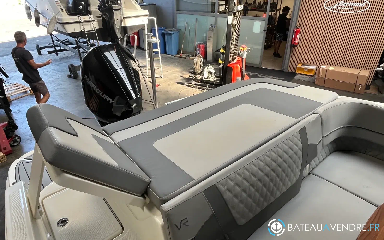 slider 5 Bayliner VR6 BOWRIDER OB