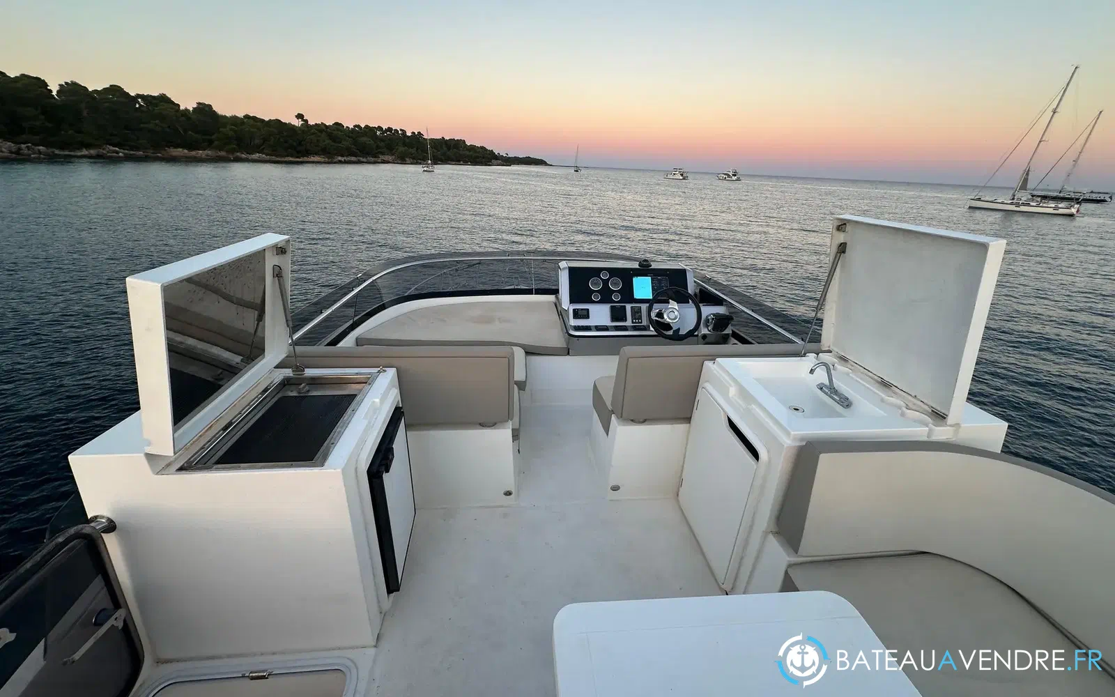 slider 9 Galeon 420 Fly