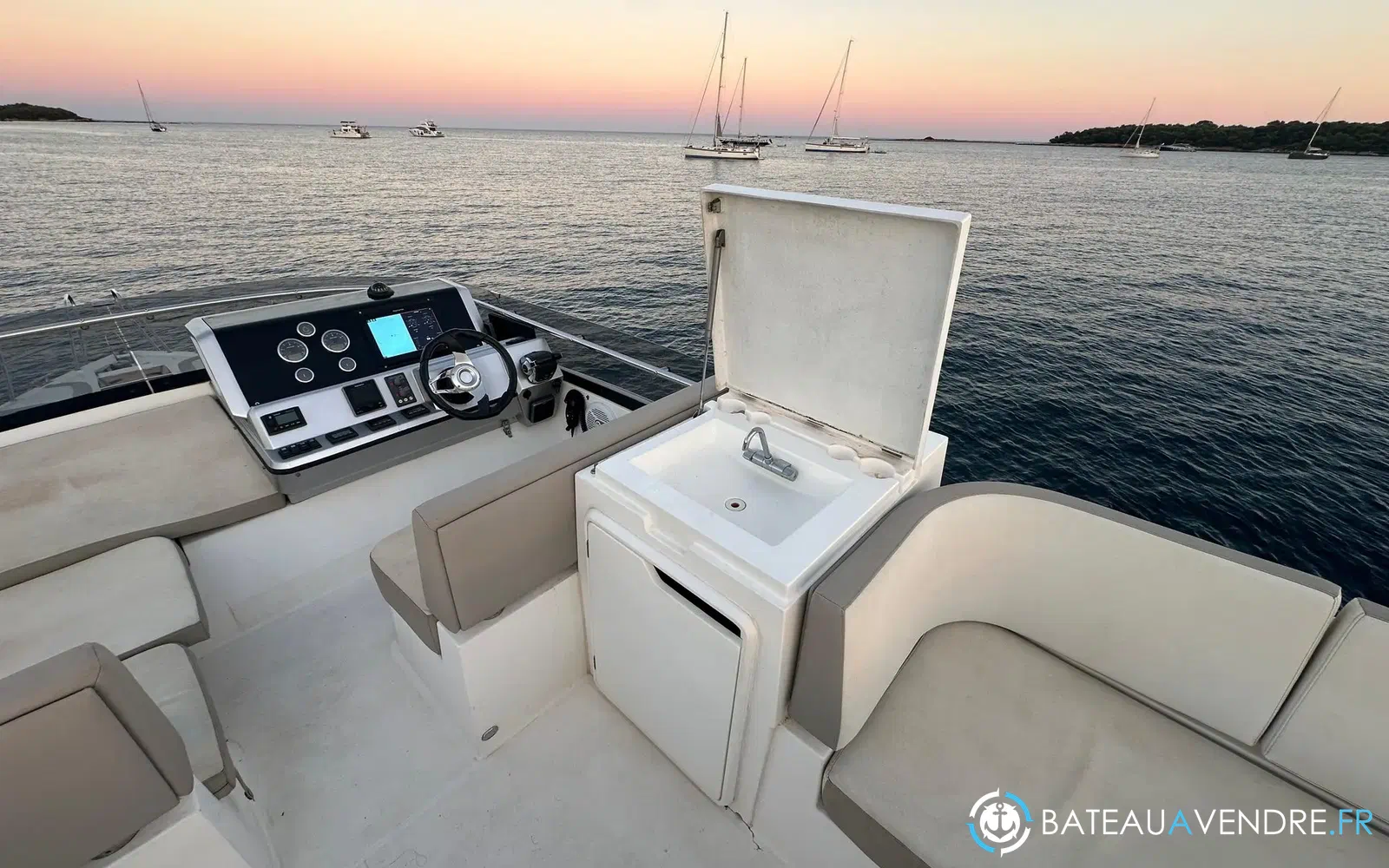 slider 10 Galeon 420 Fly