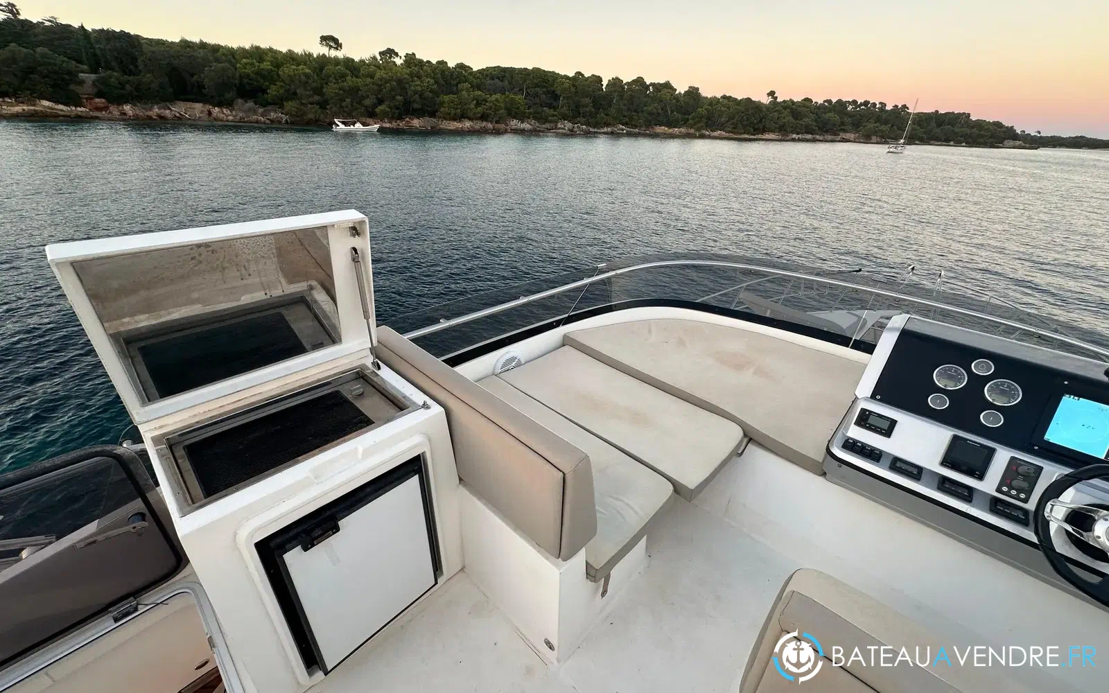 slider 11 Galeon 420 Fly
