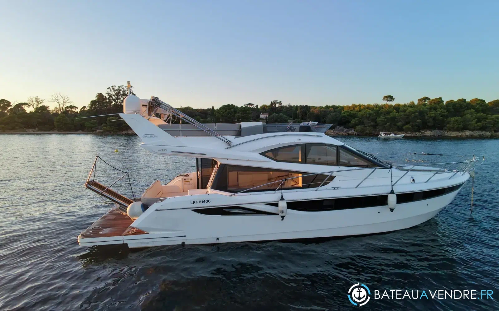 slider 5 Galeon 420 Fly