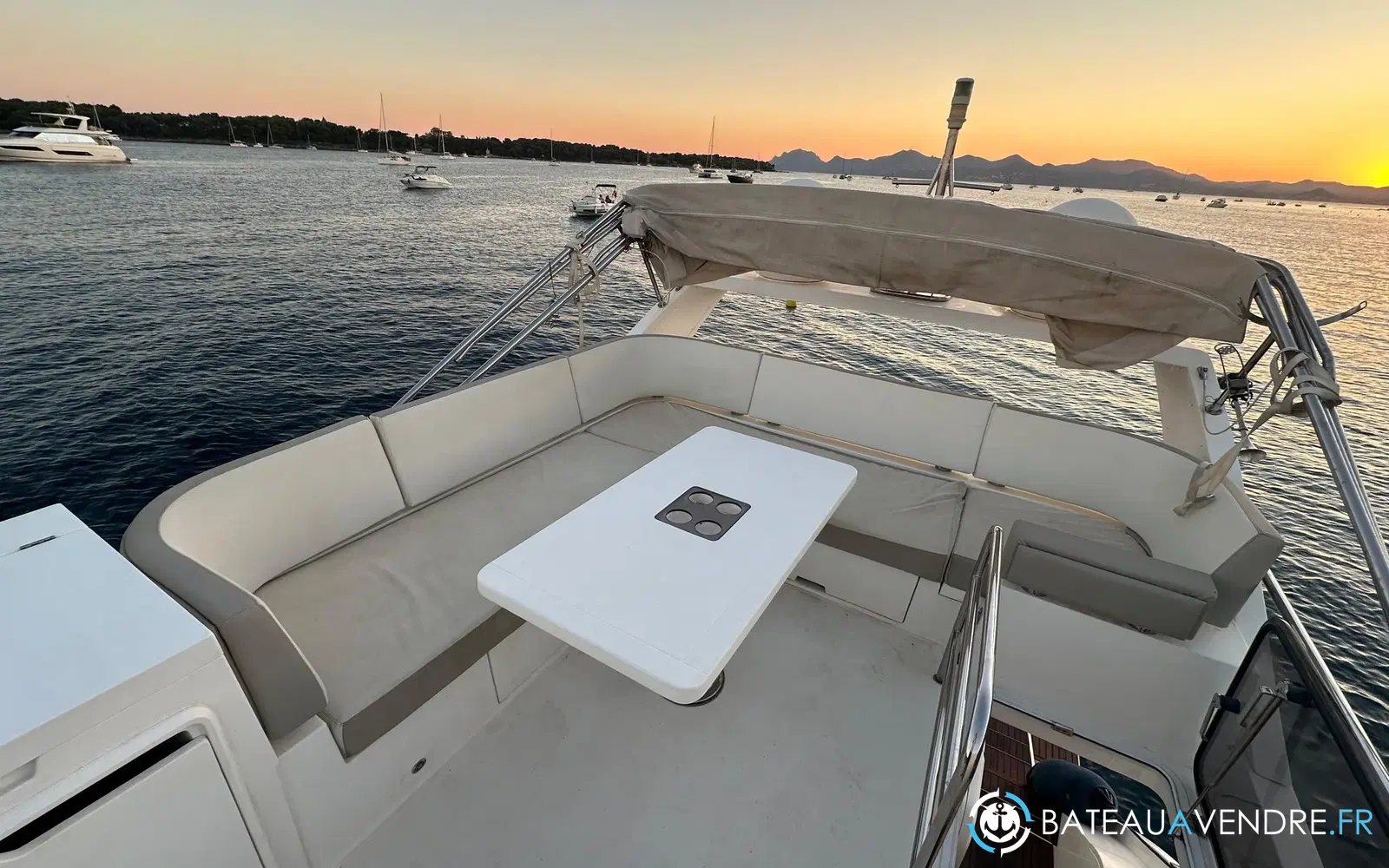 slider 8 Galeon 420 Fly
