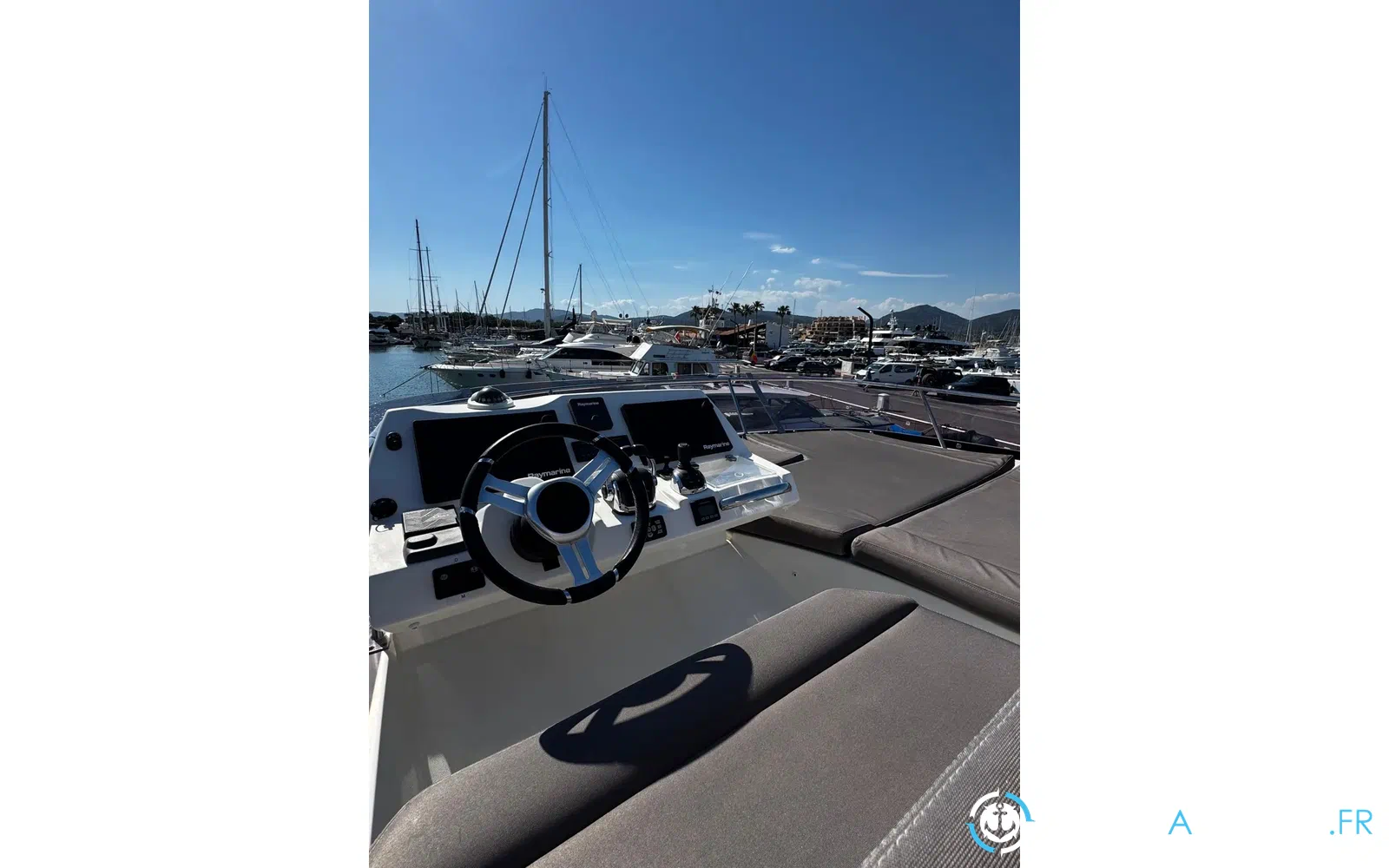 slider 4 Prestige Yachts 500 Fly