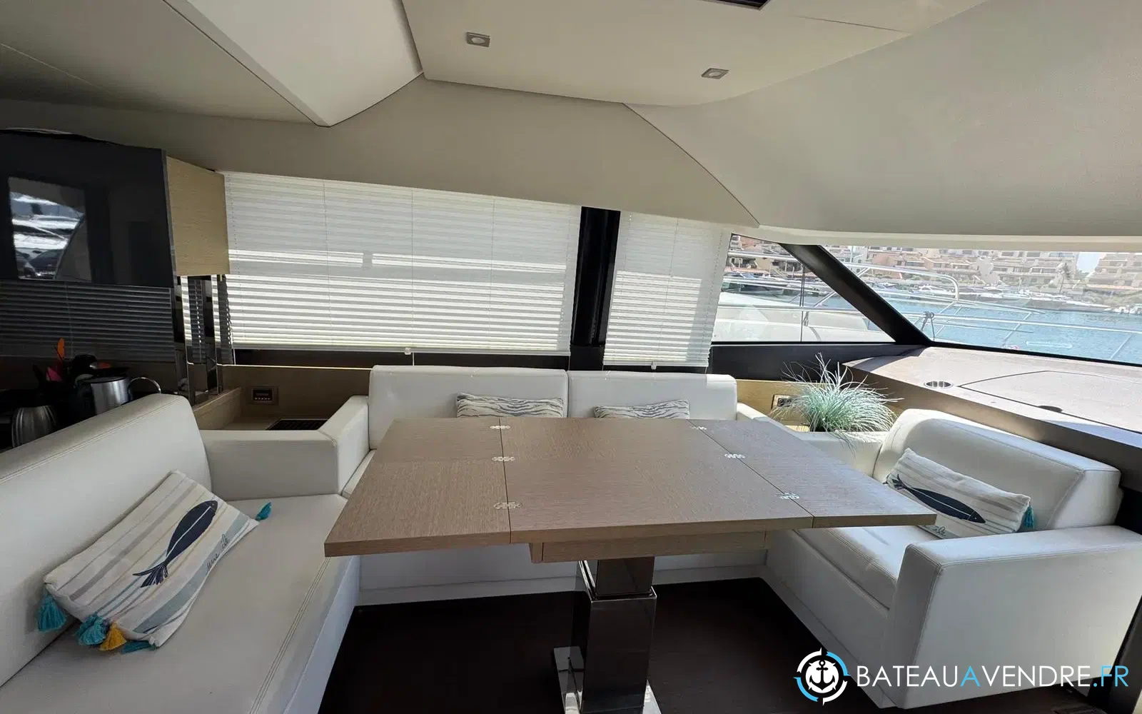 slider 7 Prestige Yachts 500 Fly