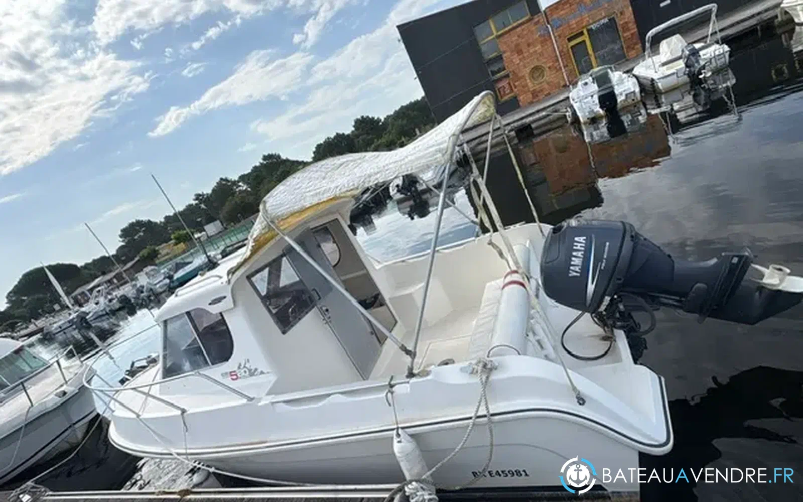 slider 0 Guymarine 580 Timonier