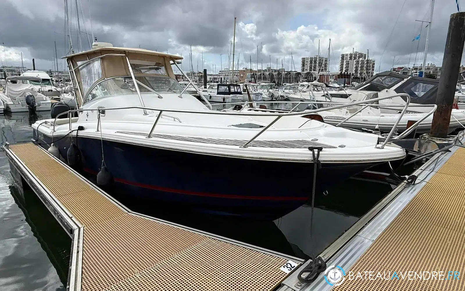 slider 1 Jeanneau Cap Camarat 925 WA