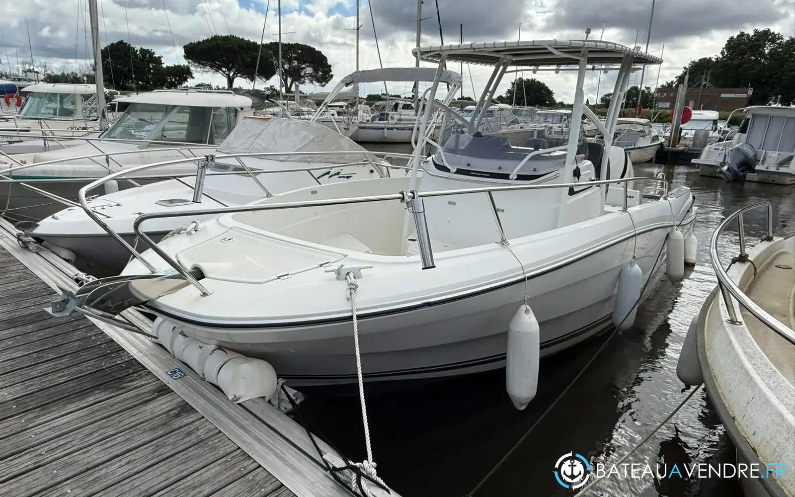 slider 0 Jeanneau Cap Camarat 7.5 CC Serie 2