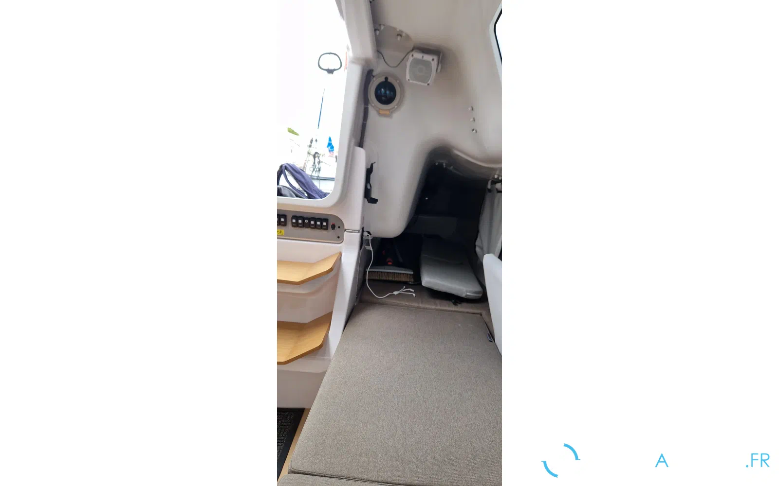 slider 11 Beneteau First 27